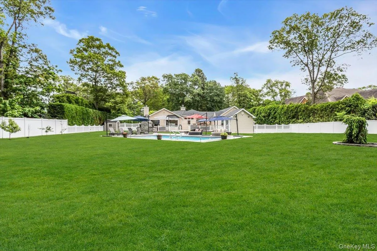 21 Buttonwood Drive, Huntington, NY, 6 Bedrooms Bedrooms, 11 Rooms Rooms,3 BathroomsBathrooms,Residential,For Rent,Buttonwood,0,1057484 21 Buttonwood Drive, Huntington, NY, 6 Bedrooms Bedrooms, 11 Rooms Rooms,3 BathroomsBathrooms,Residential,For Rent,Buttonwood,0,1057484