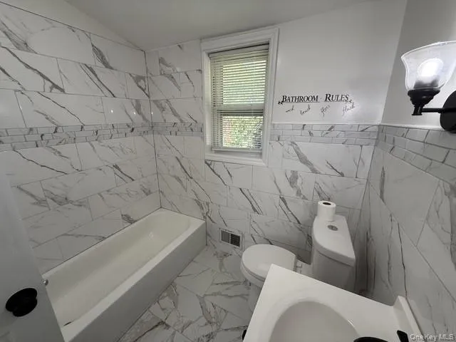 120 Bert Crawford Road, Middletown, NY, 2 Bedrooms Bedrooms, 5 Rooms Rooms,1 BathroomBathrooms,Residential Lease,For Rent,Bert Crawford,0,1057485 120 Bert Crawford Road, Middletown, NY, 2 Bedrooms Bedrooms, 5 Rooms Rooms,1 BathroomBathrooms,Residential Lease,For Rent,Bert Crawford,0,1057485