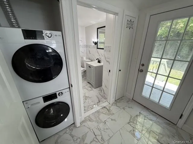 120 Bert Crawford Road, Middletown, NY, 2 Bedrooms Bedrooms, 5 Rooms Rooms,1 BathroomBathrooms,Residential Lease,For Rent,Bert Crawford,0,1057485 120 Bert Crawford Road, Middletown, NY, 2 Bedrooms Bedrooms, 5 Rooms Rooms,1 BathroomBathrooms,Residential Lease,For Rent,Bert Crawford,0,1057485