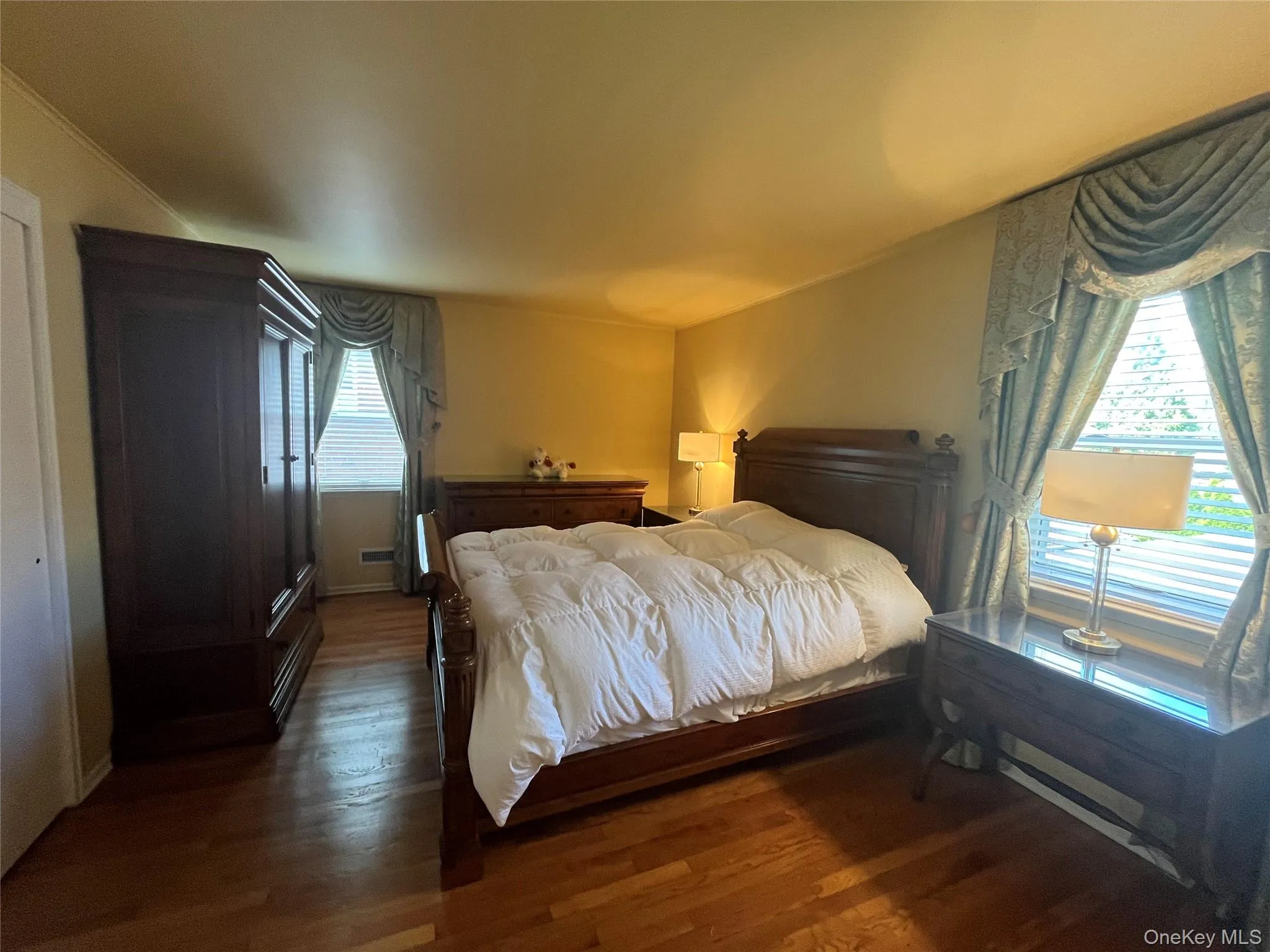 20953 28th Avenue, New York, NY, 4 Bedrooms Bedrooms, 10 Rooms Rooms,3 BathroomsBathrooms,Residential,For Rent,28th,0,1057487 20953 28th Avenue, New York, NY, 4 Bedrooms Bedrooms, 10 Rooms Rooms,3 BathroomsBathrooms,Residential,For Rent,28th,0,1057487