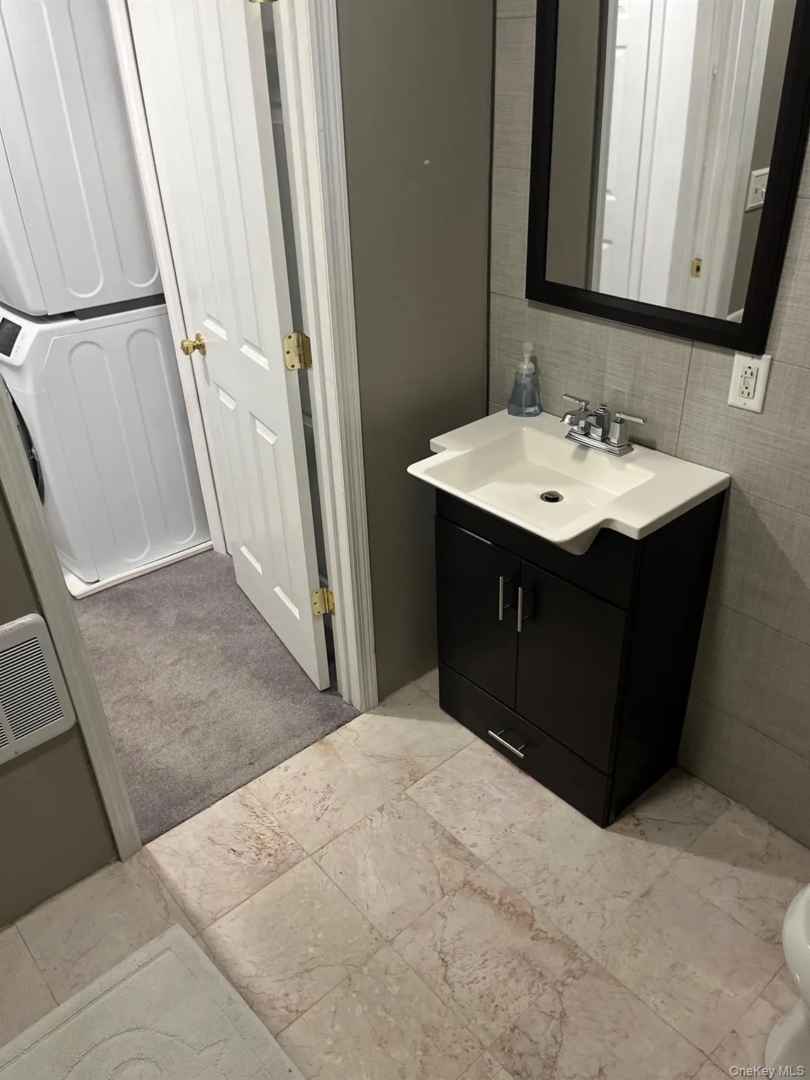 67 Latham Circle, Saugerties, NY, 5 Bedrooms Bedrooms, 20 Rooms Rooms,5 BathroomsBathrooms,Residential,For Rent,Latham,0,1057493 67 Latham Circle, Saugerties, NY, 5 Bedrooms Bedrooms, 20 Rooms Rooms,5 BathroomsBathrooms,Residential,For Rent,Latham,0,1057493