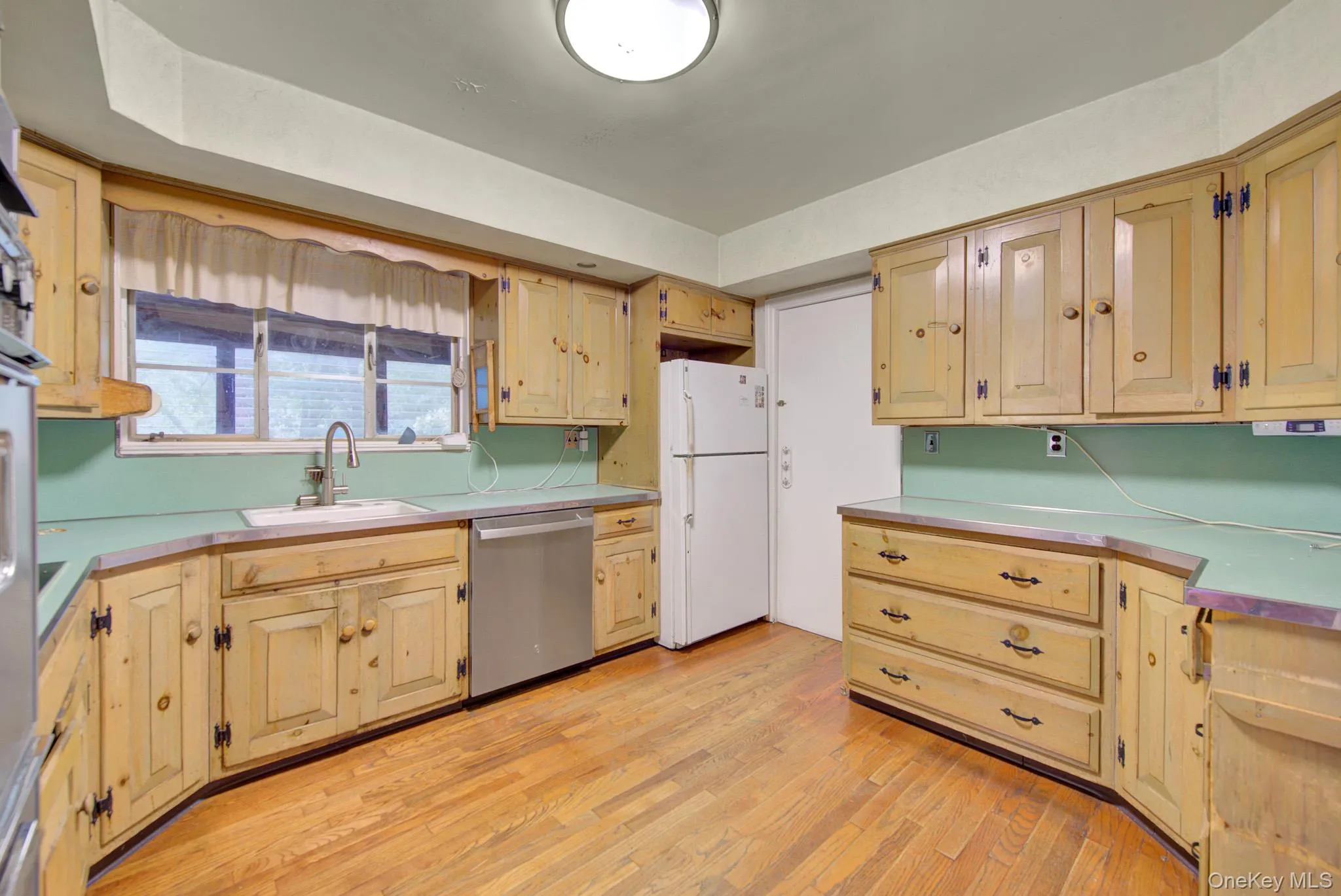 6 Soundview Road, Glen Cove, NY, 5 Bedrooms Bedrooms, 11 Rooms Rooms,3 BathroomsBathrooms,Residential,For Rent,Soundview,0,1057496 6 Soundview Road, Glen Cove, NY, 5 Bedrooms Bedrooms, 11 Rooms Rooms,3 BathroomsBathrooms,Residential,For Rent,Soundview,0,1057496