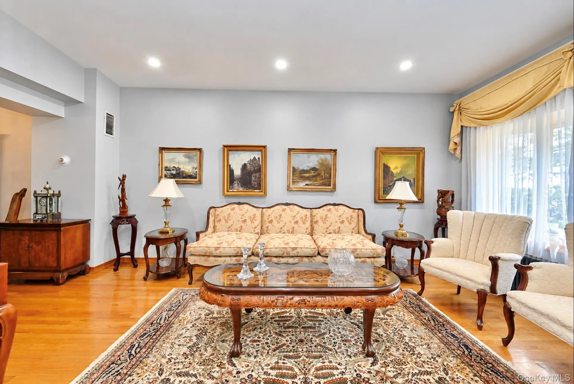 53-31 210th Street, New York, NY, 3 Bedrooms Bedrooms, 10 Rooms Rooms,2 BathroomsBathrooms,Residential,For Rent,210th,0,1057498 53-31 210th Street, New York, NY, 3 Bedrooms Bedrooms, 10 Rooms Rooms,2 BathroomsBathrooms,Residential,For Rent,210th,0,1057498