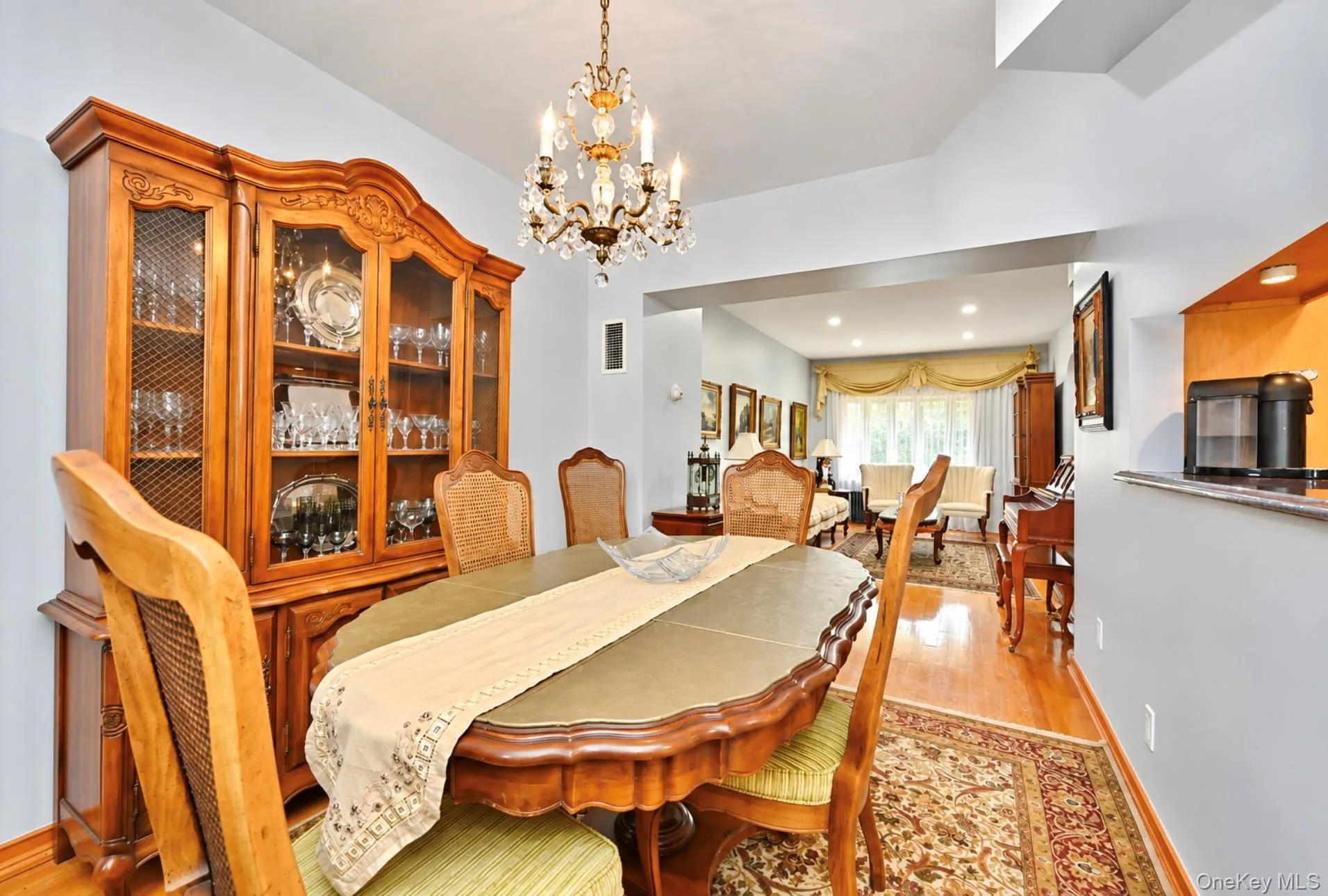 53-31 210th Street, New York, NY, 3 Bedrooms Bedrooms, 10 Rooms Rooms,2 BathroomsBathrooms,Residential,For Rent,210th,0,1057498 53-31 210th Street, New York, NY, 3 Bedrooms Bedrooms, 10 Rooms Rooms,2 BathroomsBathrooms,Residential,For Rent,210th,0,1057498