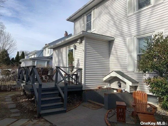 Deck off Entrance Deck off Entrance