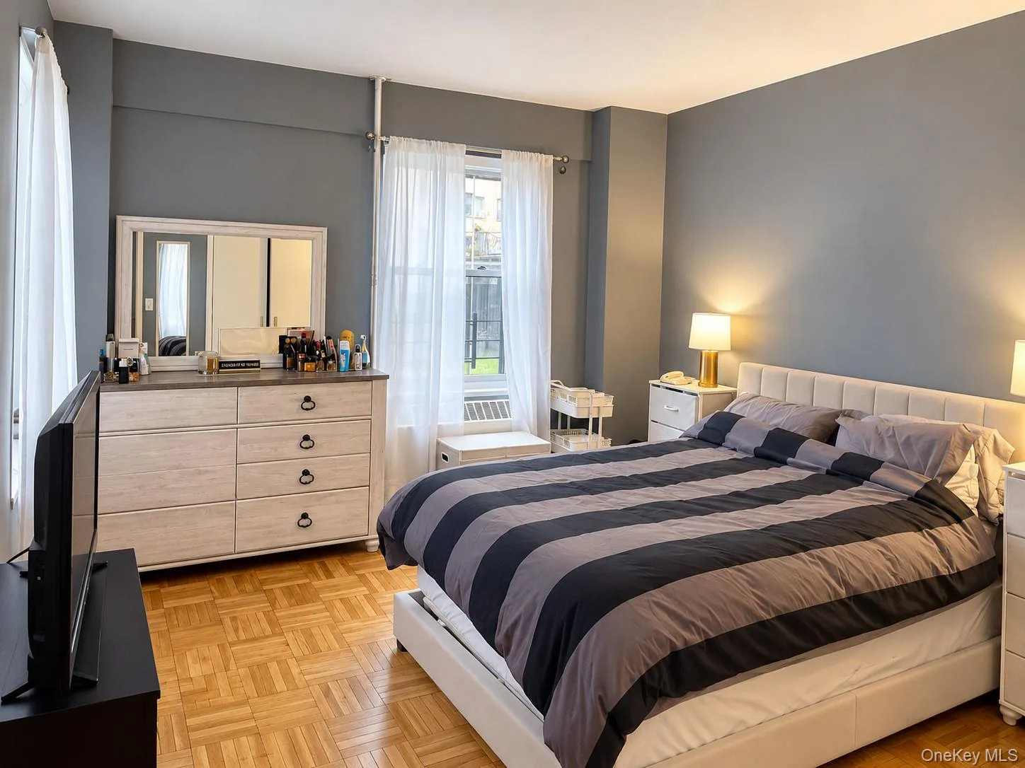 4 Fordham Hill Oval, New York, NY, 1 Bedroom Bedrooms, 4 Rooms Rooms,1 BathroomBathrooms,Residential,For Rent,Fordham Hill,0,1057500 4 Fordham Hill Oval, New York, NY, 1 Bedroom Bedrooms, 4 Rooms Rooms,1 BathroomBathrooms,Residential,For Rent,Fordham Hill,0,1057500