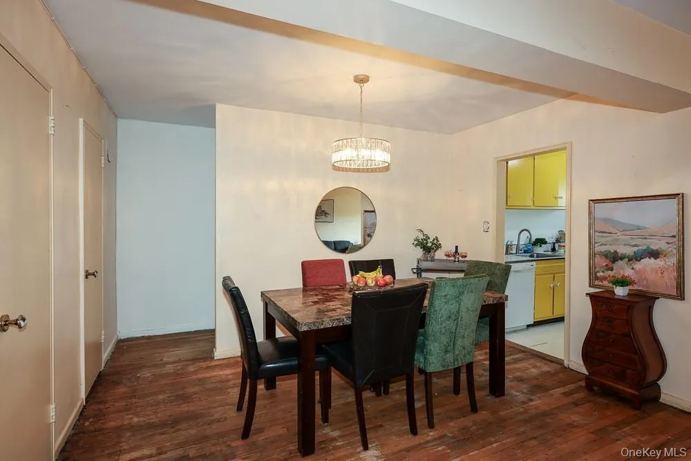 226-26 Union Turnpike, New York, NY, 2 Bedrooms Bedrooms, 4 Rooms Rooms,1 BathroomBathrooms,Residential,For Rent,Union,0,1057507 226-26 Union Turnpike, New York, NY, 2 Bedrooms Bedrooms, 4 Rooms Rooms,1 BathroomBathrooms,Residential,For Rent,Union,0,1057507