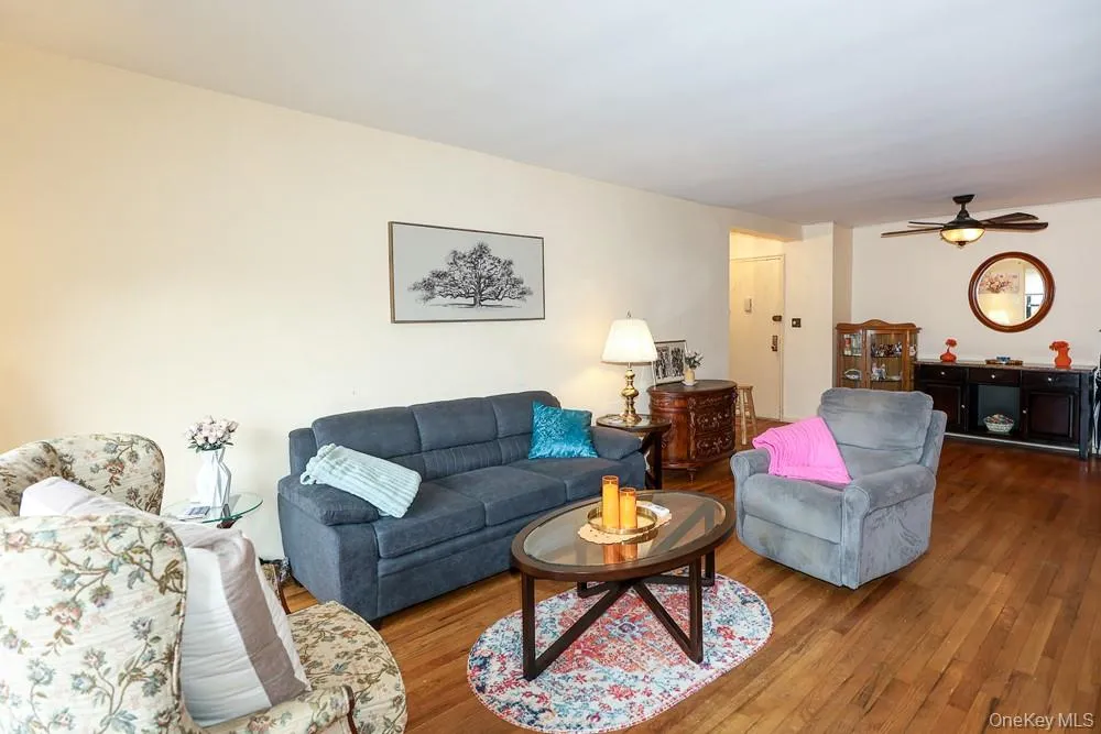 226-26 Union Turnpike, New York, NY, 2 Bedrooms Bedrooms, 4 Rooms Rooms,1 BathroomBathrooms,Residential,For Rent,Union,0,1057507 226-26 Union Turnpike, New York, NY, 2 Bedrooms Bedrooms, 4 Rooms Rooms,1 BathroomBathrooms,Residential,For Rent,Union,0,1057507