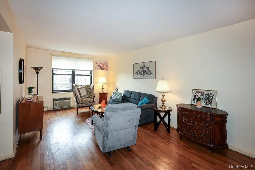 226-26 Union Turnpike, New York, NY, 2 Bedrooms Bedrooms, 4 Rooms Rooms,1 BathroomBathrooms,Residential,For Rent,Union,0,1057507 226-26 Union Turnpike, New York, NY, 2 Bedrooms Bedrooms, 4 Rooms Rooms,1 BathroomBathrooms,Residential,For Rent,Union,0,1057507