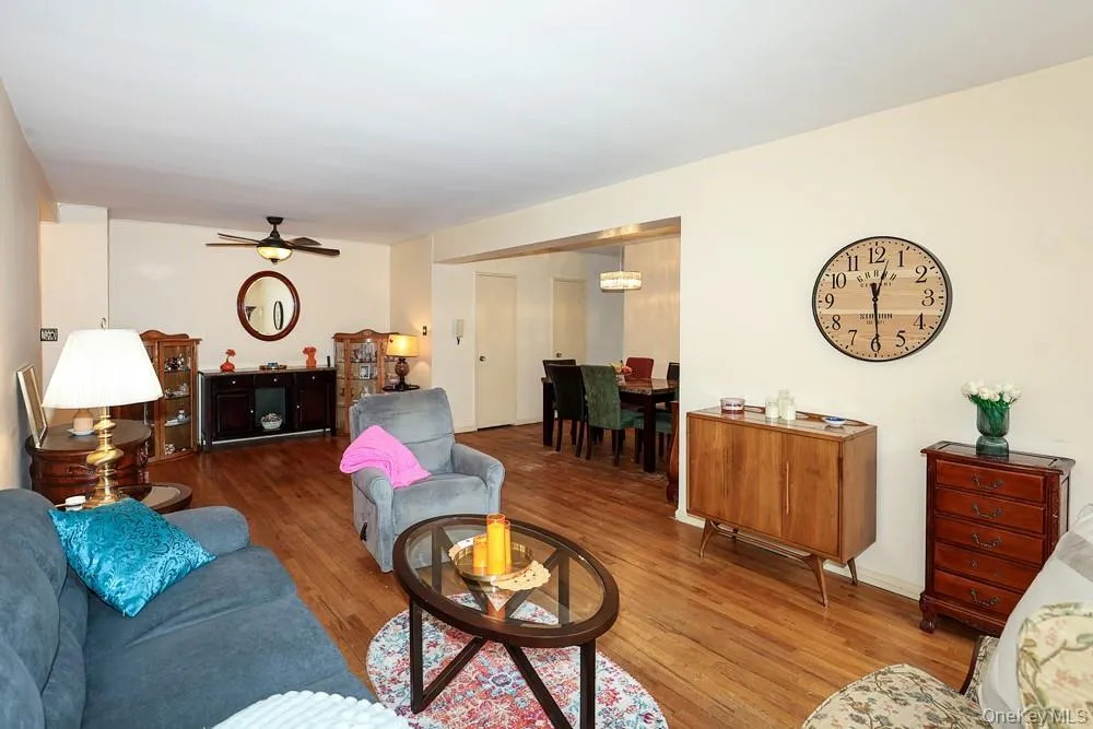 226-26 Union Turnpike, New York, NY, 2 Bedrooms Bedrooms, 4 Rooms Rooms,1 BathroomBathrooms,Residential,For Rent,Union,0,1057507 226-26 Union Turnpike, New York, NY, 2 Bedrooms Bedrooms, 4 Rooms Rooms,1 BathroomBathrooms,Residential,For Rent,Union,0,1057507
