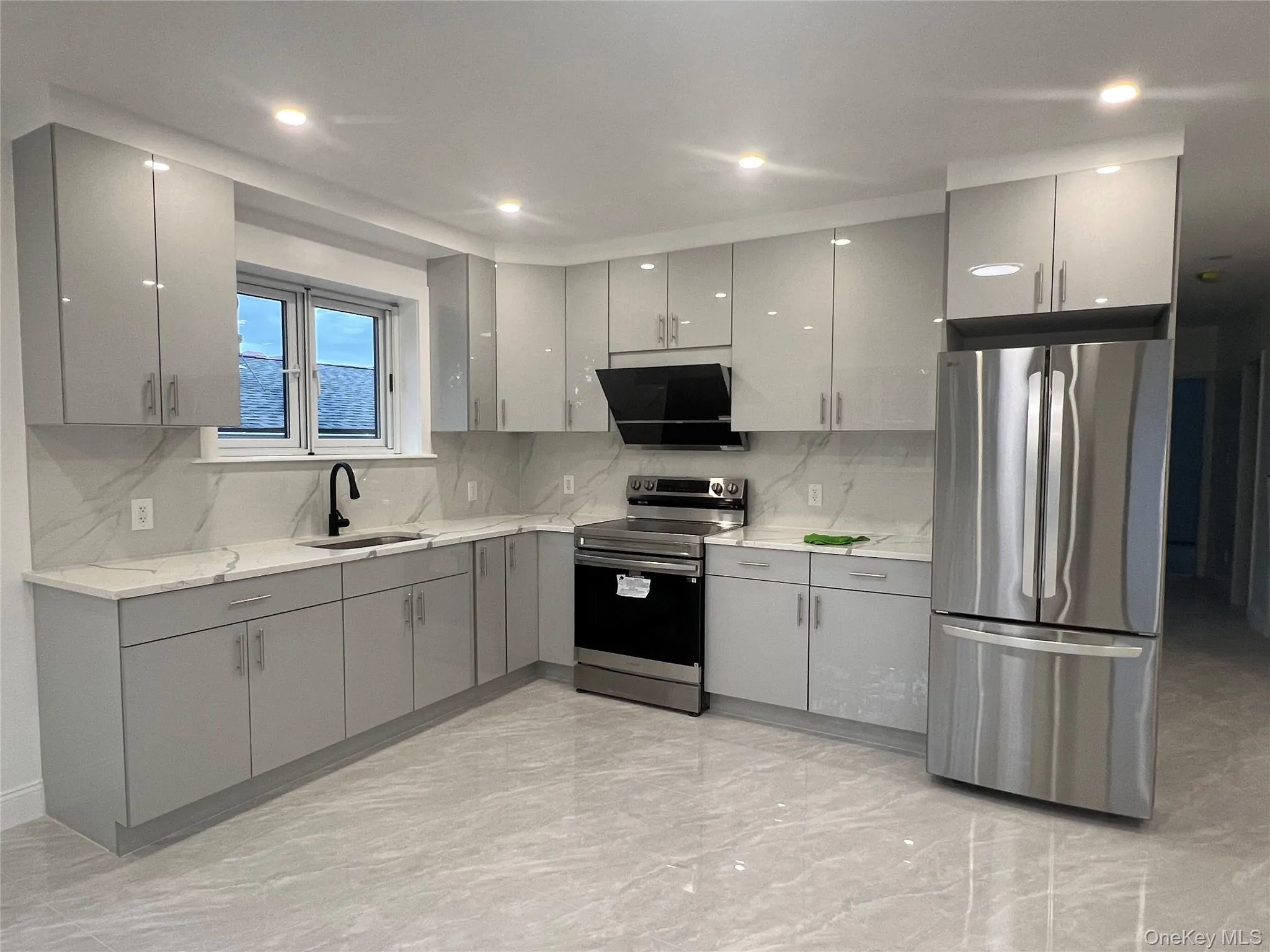 160-31 73rd Avenue, New York, NY, 3 Bedrooms Bedrooms, 6 Rooms Rooms,2 BathroomsBathrooms,Residential Lease,For Rent,73rd,0,1057510 160-31 73rd Avenue, New York, NY, 3 Bedrooms Bedrooms, 6 Rooms Rooms,2 BathroomsBathrooms,Residential Lease,For Rent,73rd,0,1057510