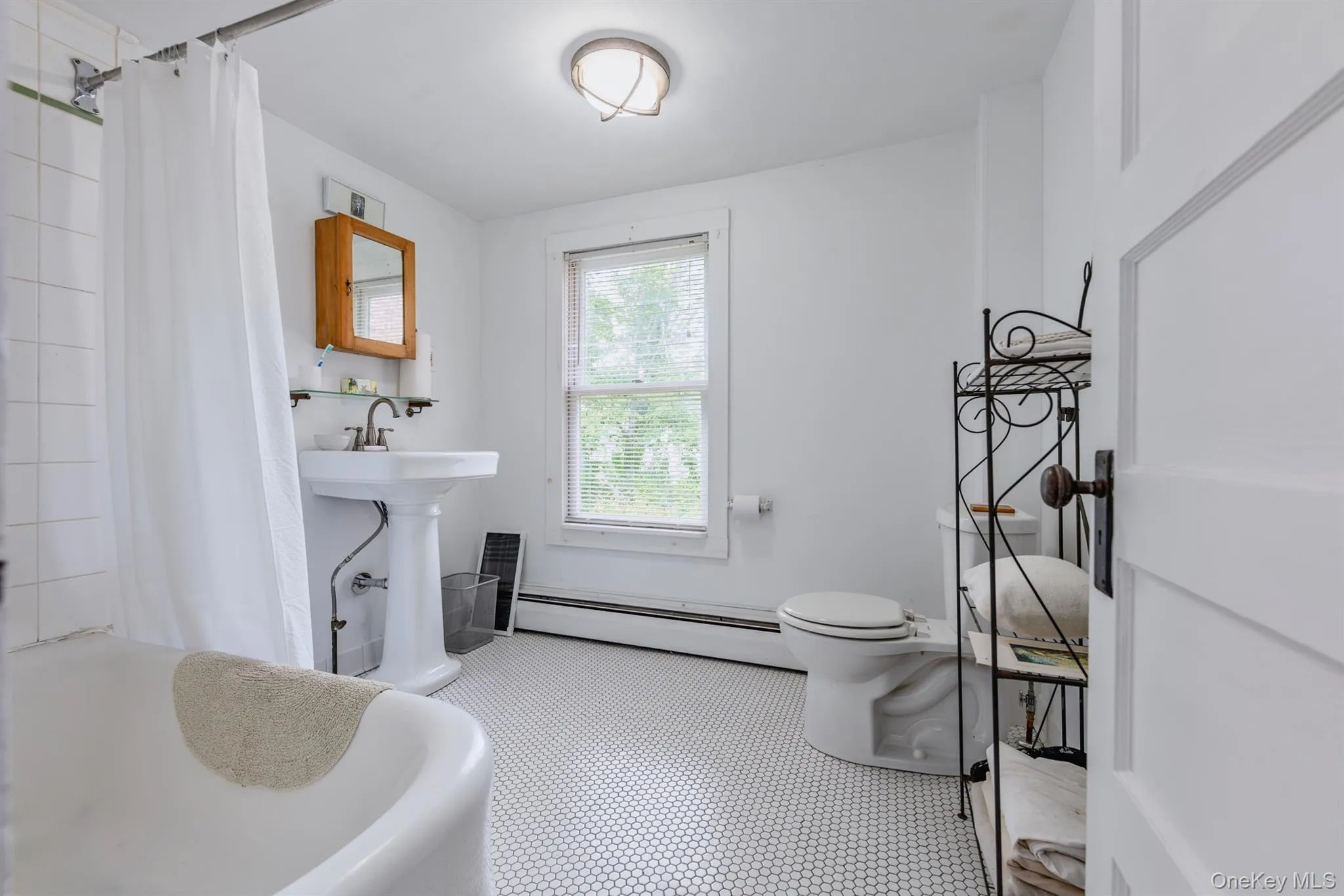 48 Tompkins Street, Kingston, NY, 2 Bedrooms Bedrooms, 5 Rooms Rooms,1 BathroomBathrooms,Residential,For Rent,Tompkins,0,1057512 48 Tompkins Street, Kingston, NY, 2 Bedrooms Bedrooms, 5 Rooms Rooms,1 BathroomBathrooms,Residential,For Rent,Tompkins,0,1057512