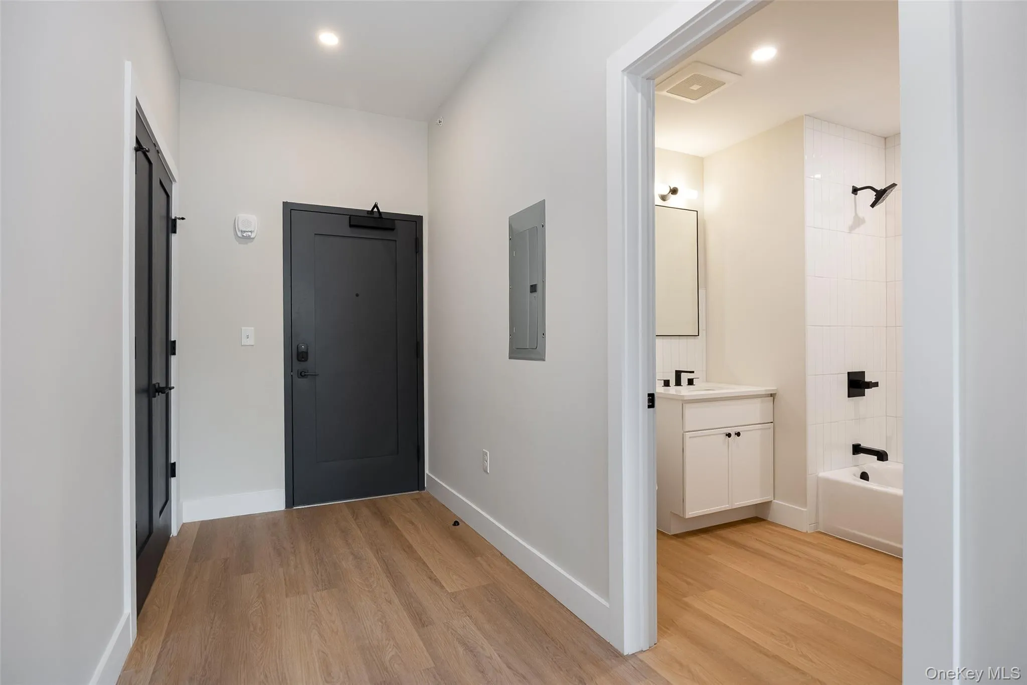 364 Main Street, Beacon, NY, 1 Bedroom Bedrooms, 6 Rooms Rooms,2 BathroomsBathrooms,Residential Lease,For Rent,Main,0,1057520 364 Main Street, Beacon, NY, 1 Bedroom Bedrooms, 6 Rooms Rooms,2 BathroomsBathrooms,Residential Lease,For Rent,Main,0,1057520