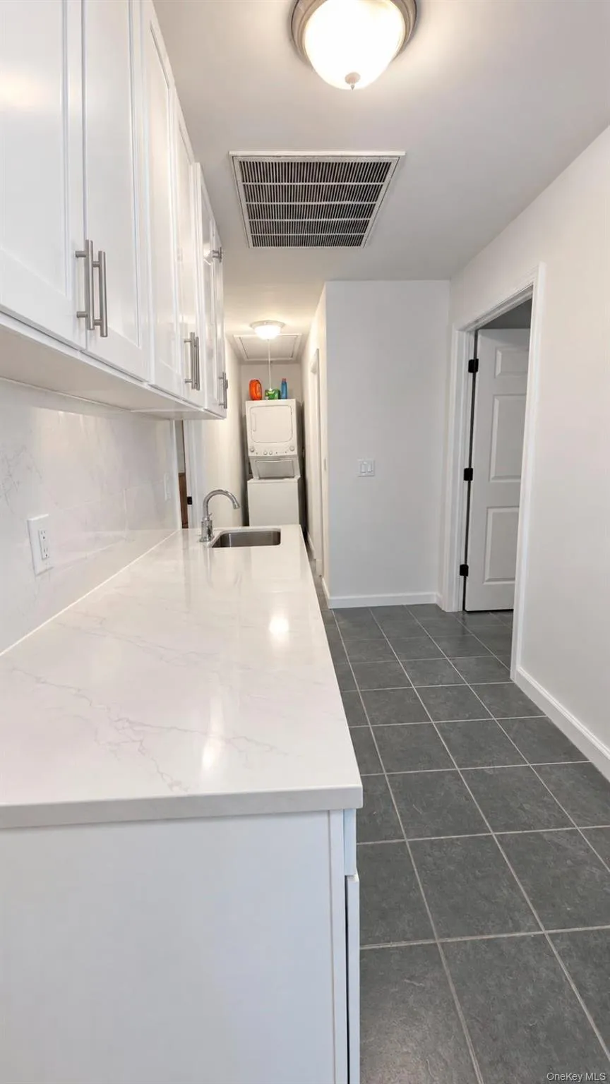 88 Pleasant Avenue, Brookhaven, NY, 5 Bedrooms Bedrooms, 7 Rooms Rooms,2 BathroomsBathrooms,Residential Lease,For Rent,Pleasant,0,1057528 88 Pleasant Avenue, Brookhaven, NY, 5 Bedrooms Bedrooms, 7 Rooms Rooms,2 BathroomsBathrooms,Residential Lease,For Rent,Pleasant,0,1057528