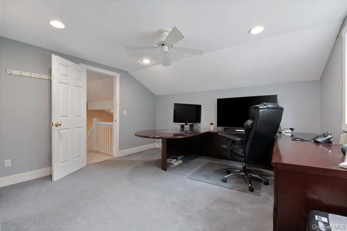 7 Faulkner Lane, Huntington, NY, 5 Bedrooms Bedrooms, 11 Rooms Rooms,3 BathroomsBathrooms,Residential,For Rent,Faulkner,0,1057535 7 Faulkner Lane, Huntington, NY, 5 Bedrooms Bedrooms, 11 Rooms Rooms,3 BathroomsBathrooms,Residential,For Rent,Faulkner,0,1057535
