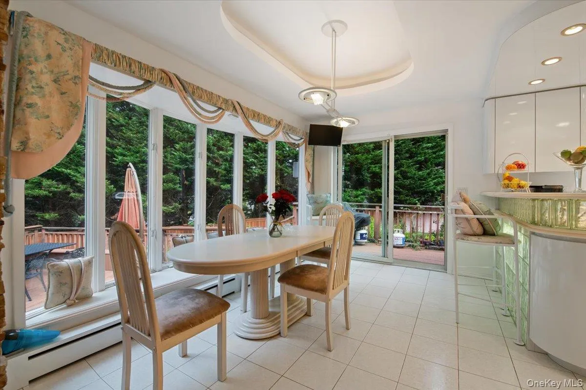 7 Faulkner Lane, Huntington, NY, 5 Bedrooms Bedrooms, 11 Rooms Rooms,3 BathroomsBathrooms,Residential,For Rent,Faulkner,0,1057535 7 Faulkner Lane, Huntington, NY, 5 Bedrooms Bedrooms, 11 Rooms Rooms,3 BathroomsBathrooms,Residential,For Rent,Faulkner,0,1057535
