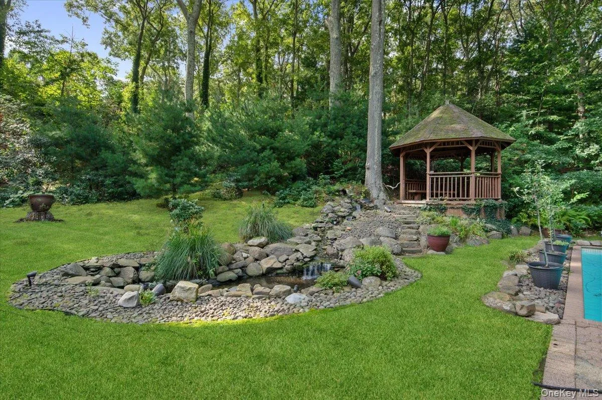 7 Faulkner Lane, Huntington, NY, 5 Bedrooms Bedrooms, 11 Rooms Rooms,3 BathroomsBathrooms,Residential,For Rent,Faulkner,0,1057535 7 Faulkner Lane, Huntington, NY, 5 Bedrooms Bedrooms, 11 Rooms Rooms,3 BathroomsBathrooms,Residential,For Rent,Faulkner,0,1057535
