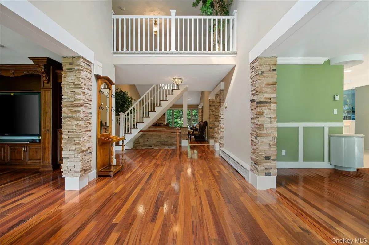7 Faulkner Lane, Huntington, NY, 5 Bedrooms Bedrooms, 11 Rooms Rooms,3 BathroomsBathrooms,Residential,For Rent,Faulkner,0,1057535 7 Faulkner Lane, Huntington, NY, 5 Bedrooms Bedrooms, 11 Rooms Rooms,3 BathroomsBathrooms,Residential,For Rent,Faulkner,0,1057535