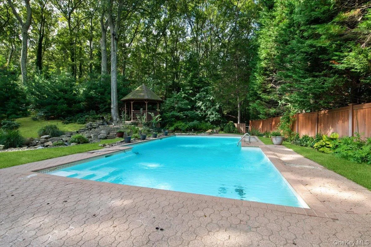 7 Faulkner Lane, Huntington, NY, 5 Bedrooms Bedrooms, 11 Rooms Rooms,3 BathroomsBathrooms,Residential,For Rent,Faulkner,0,1057535 7 Faulkner Lane, Huntington, NY, 5 Bedrooms Bedrooms, 11 Rooms Rooms,3 BathroomsBathrooms,Residential,For Rent,Faulkner,0,1057535