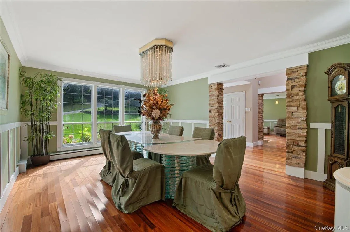 7 Faulkner Lane, Huntington, NY, 5 Bedrooms Bedrooms, 11 Rooms Rooms,3 BathroomsBathrooms,Residential,For Rent,Faulkner,0,1057535 7 Faulkner Lane, Huntington, NY, 5 Bedrooms Bedrooms, 11 Rooms Rooms,3 BathroomsBathrooms,Residential,For Rent,Faulkner,0,1057535