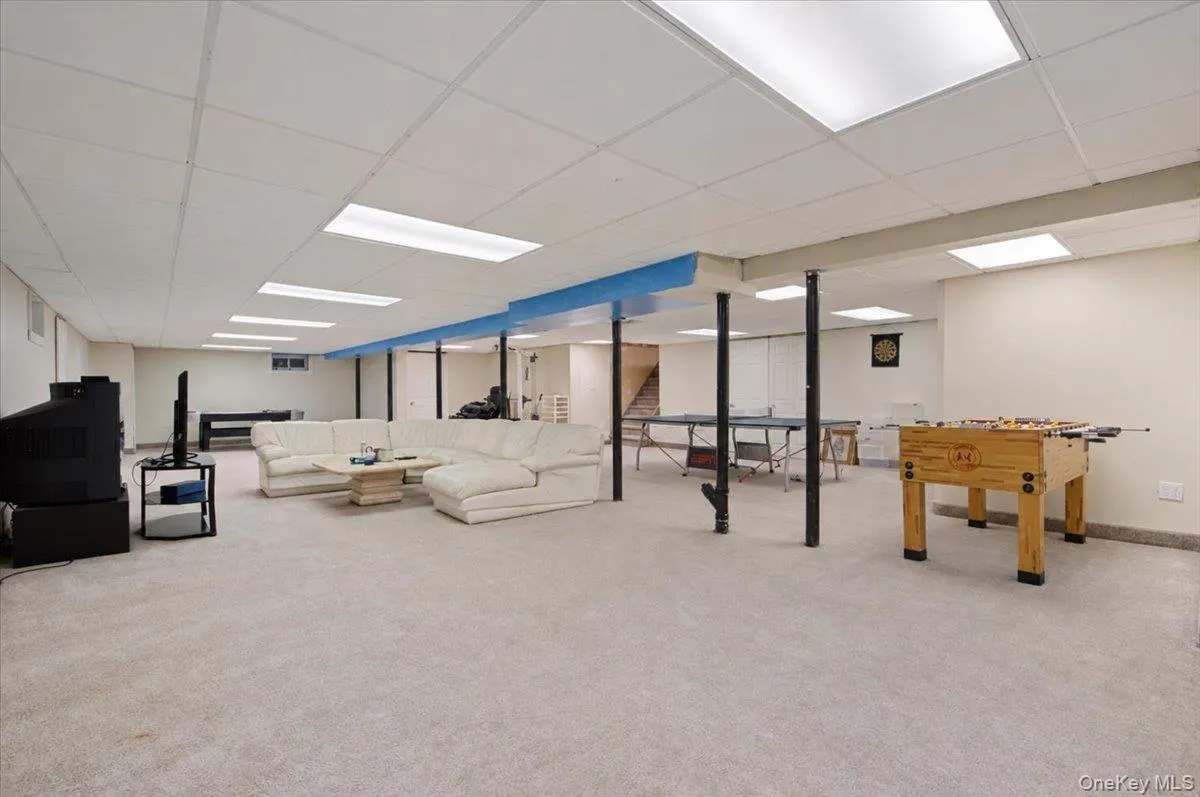 7 Faulkner Lane, Huntington, NY, 5 Bedrooms Bedrooms, 11 Rooms Rooms,3 BathroomsBathrooms,Residential,For Rent,Faulkner,0,1057535 7 Faulkner Lane, Huntington, NY, 5 Bedrooms Bedrooms, 11 Rooms Rooms,3 BathroomsBathrooms,Residential,For Rent,Faulkner,0,1057535