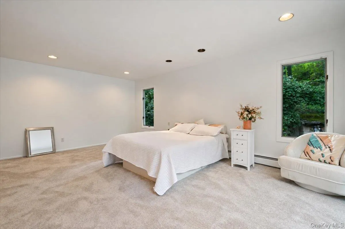 7 Faulkner Lane, Huntington, NY, 5 Bedrooms Bedrooms, 11 Rooms Rooms,3 BathroomsBathrooms,Residential,For Rent,Faulkner,0,1057535 7 Faulkner Lane, Huntington, NY, 5 Bedrooms Bedrooms, 11 Rooms Rooms,3 BathroomsBathrooms,Residential,For Rent,Faulkner,0,1057535
