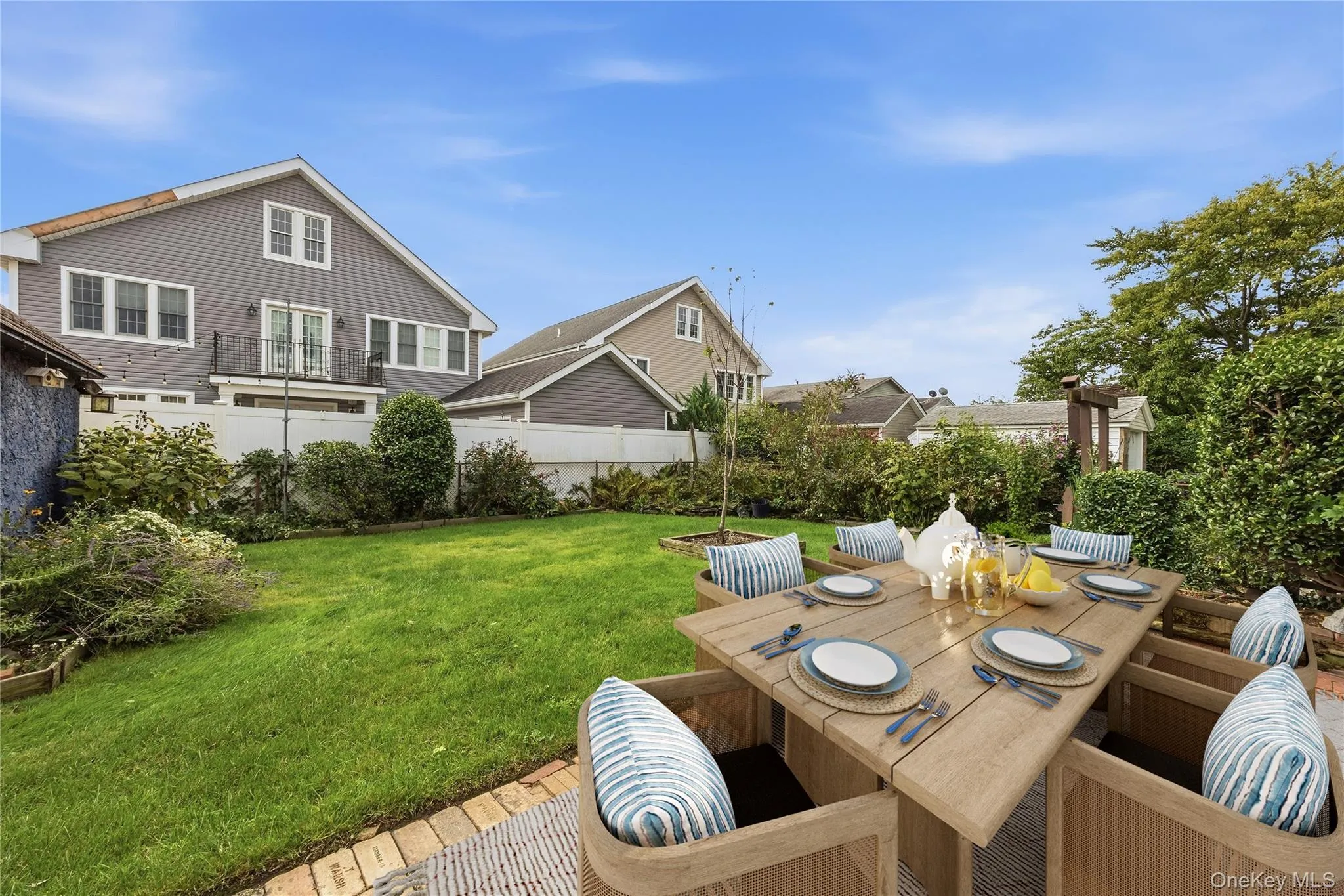 135 Fairfield Avenue, North Hempstead, NY, 4 Bedrooms Bedrooms, 8 Rooms Rooms,2 BathroomsBathrooms,Residential,For Rent,Fairfield,0,1057563 135 Fairfield Avenue, North Hempstead, NY, 4 Bedrooms Bedrooms, 8 Rooms Rooms,2 BathroomsBathrooms,Residential,For Rent,Fairfield,0,1057563