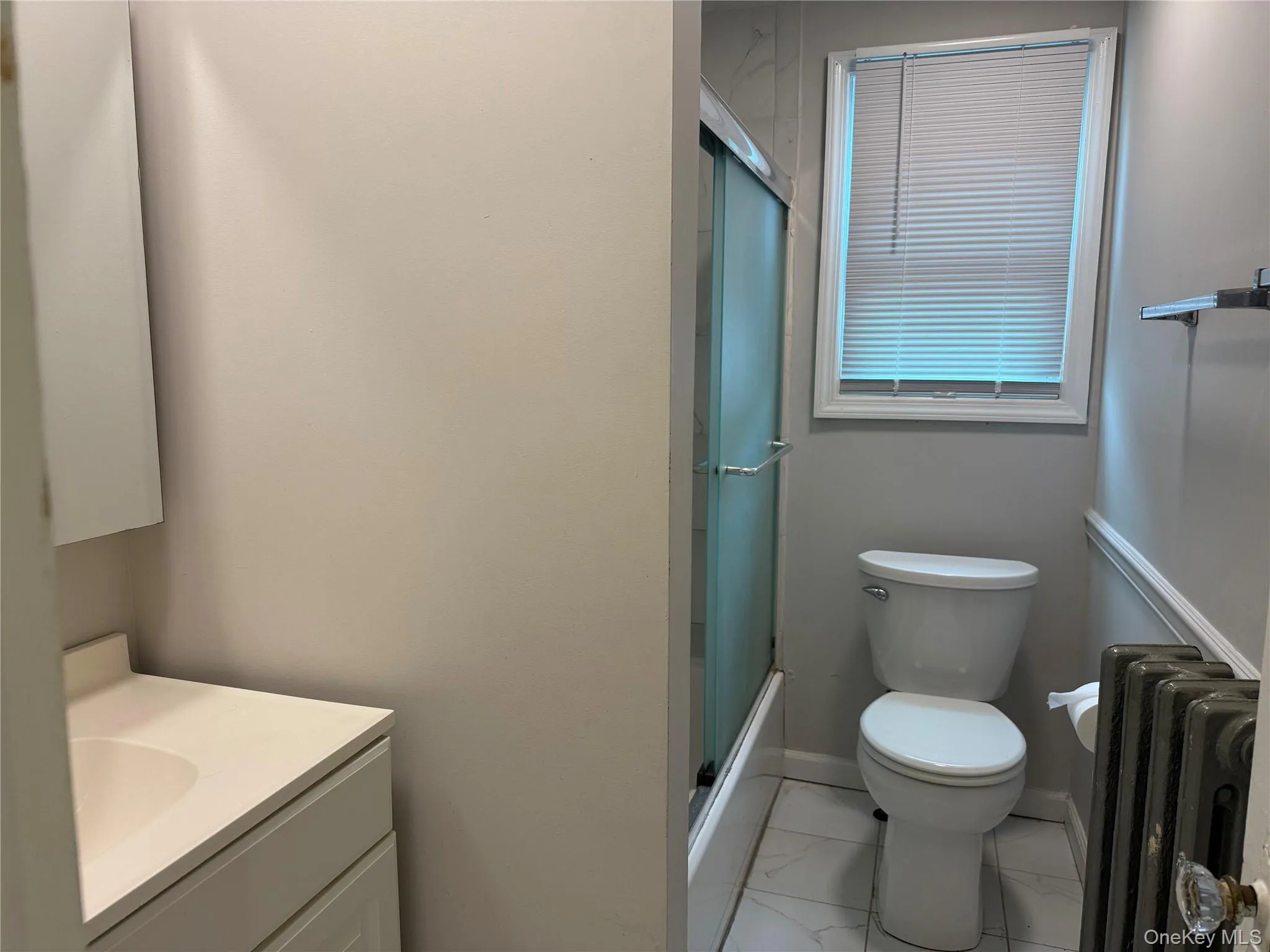 50 The Crescent, Babylon, NY, 2 Bedroom Bedrooms, 4 Room Rooms,1 BathroomBathrooms,Residential Lease,For Rent,The Crescent,0,1057564 50 The Crescent, Babylon, NY, 2 Bedroom Bedrooms, 4 Room Rooms,1 BathroomBathrooms,Residential Lease,For Rent,The Crescent,0,1057564
