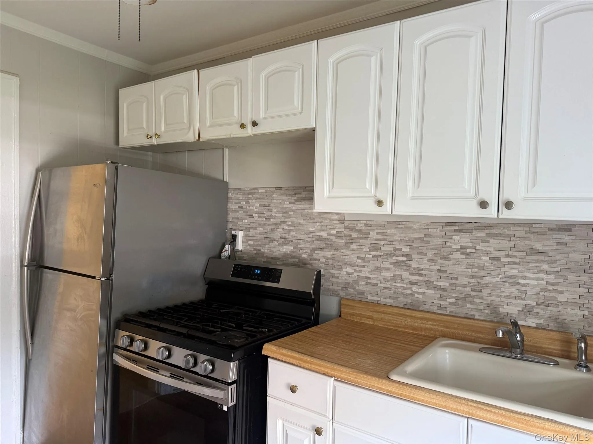 50 The Crescent, Babylon, NY, 2 Bedroom Bedrooms, 4 Room Rooms,1 BathroomBathrooms,Residential Lease,For Rent,The Crescent,0,1057564 50 The Crescent, Babylon, NY, 2 Bedroom Bedrooms, 4 Room Rooms,1 BathroomBathrooms,Residential Lease,For Rent,The Crescent,0,1057564