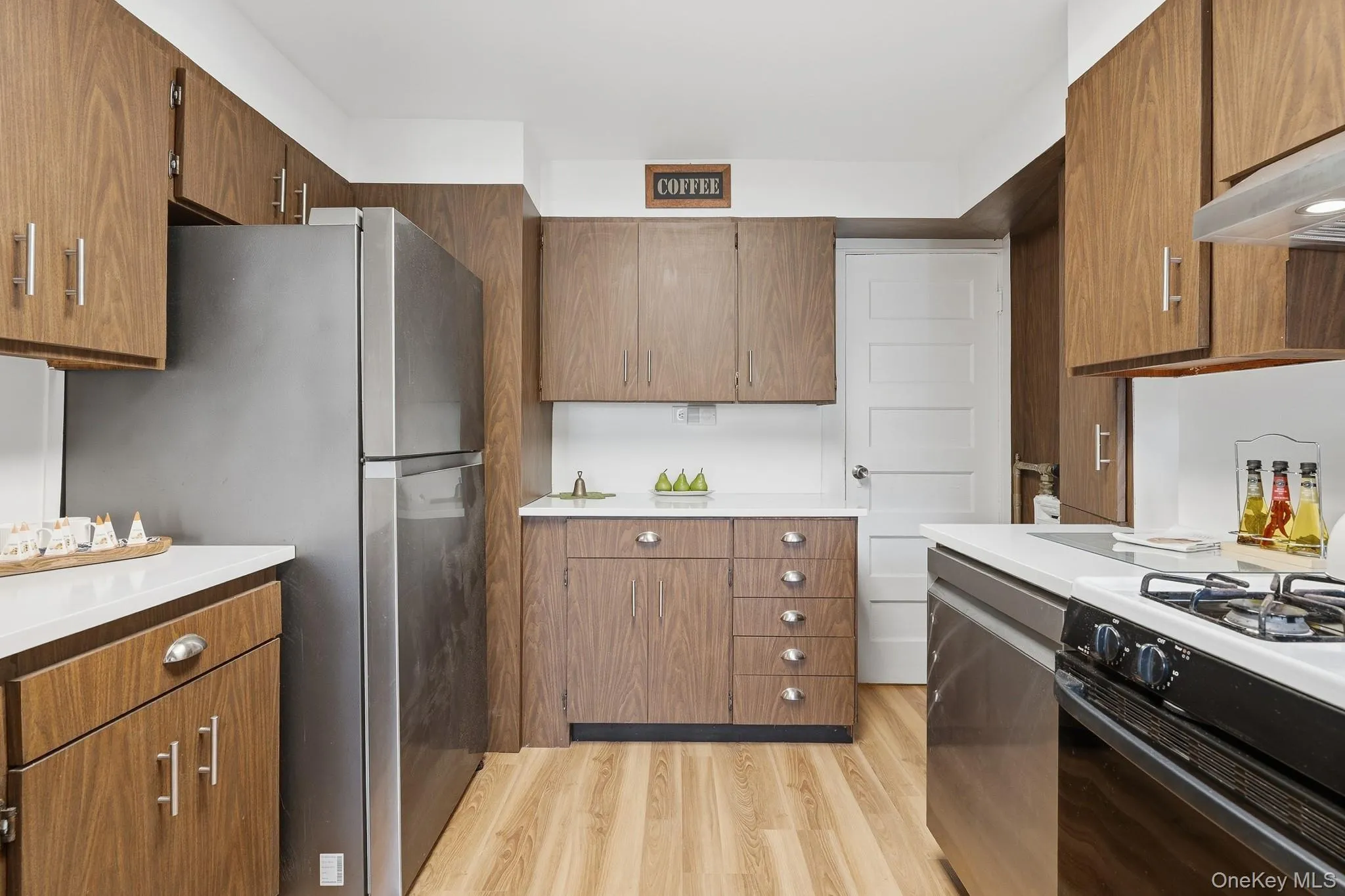 82 Quinby Avenue, White Plains, NY, 4 Bedroom Bedrooms, 9 Room Rooms,2 BathroomBathrooms,Residential Lease,For Rent,Quinby,0,1057566 82 Quinby Avenue, White Plains, NY, 4 Bedroom Bedrooms, 9 Room Rooms,2 BathroomBathrooms,Residential Lease,For Rent,Quinby,0,1057566