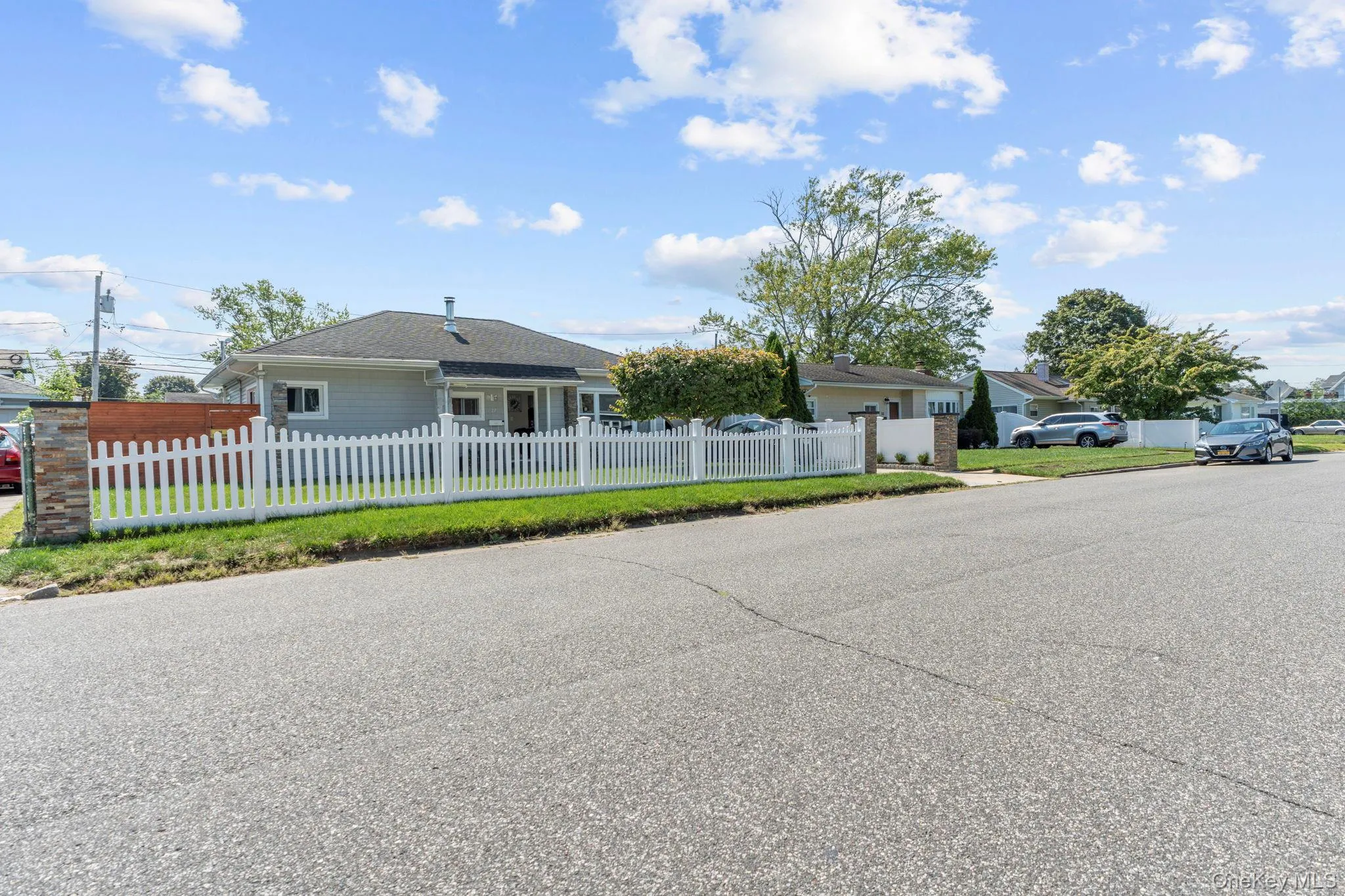 27 Croydon Road, Babylon, NY, 3 Bedrooms Bedrooms, 6 Rooms Rooms,1 BathroomBathrooms,Residential,For Rent,Croydon,0,1057569 27 Croydon Road, Babylon, NY, 3 Bedrooms Bedrooms, 6 Rooms Rooms,1 BathroomBathrooms,Residential,For Rent,Croydon,0,1057569