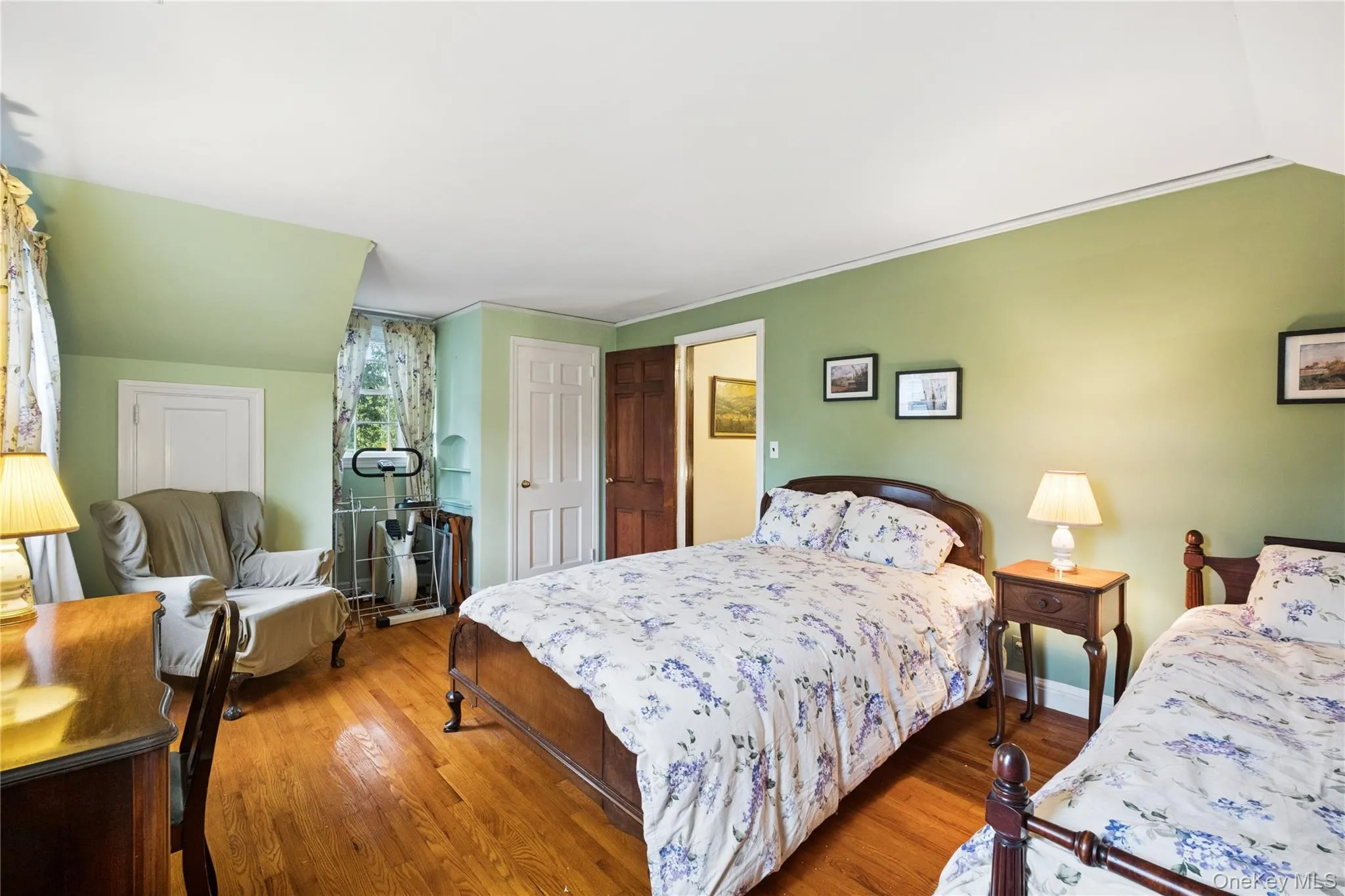 2nd Bedroom 2nd Bedroom