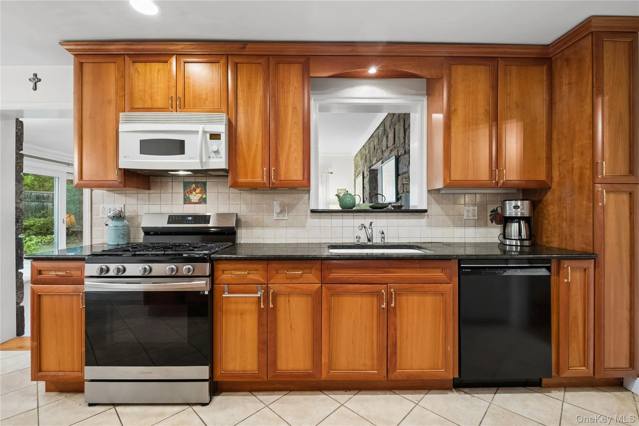 24 (aka 28) Ritchie Drive, Yonkers, NY, 3 Bedrooms Bedrooms, 7 Rooms Rooms,2 BathroomsBathrooms,Residential,For Rent,Ritchie,0,1057572 24 (aka 28) Ritchie Drive, Yonkers, NY, 3 Bedrooms Bedrooms, 7 Rooms Rooms,2 BathroomsBathrooms,Residential,For Rent,Ritchie,0,1057572