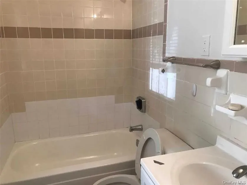 42-60 Colden Street, New York, NY, 3 Bedrooms Bedrooms, 7 Rooms Rooms,3 BathroomsBathrooms,Residential,For Rent,Colden,0,1057576 42-60 Colden Street, New York, NY, 3 Bedrooms Bedrooms, 7 Rooms Rooms,3 BathroomsBathrooms,Residential,For Rent,Colden,0,1057576