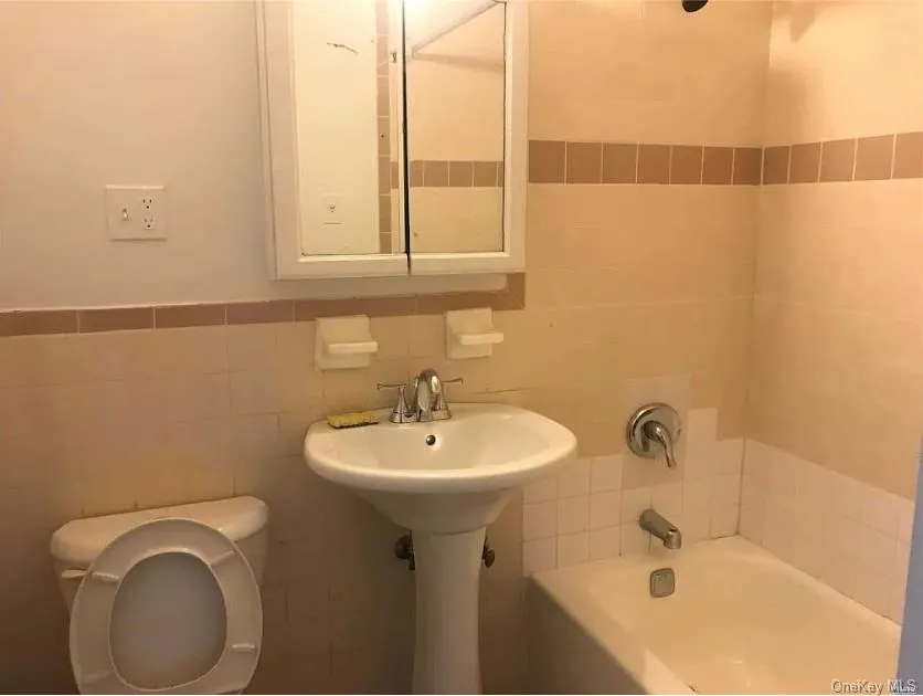 42-60 Colden Street, New York, NY, 3 Bedrooms Bedrooms, 7 Rooms Rooms,3 BathroomsBathrooms,Residential,For Rent,Colden,0,1057576 42-60 Colden Street, New York, NY, 3 Bedrooms Bedrooms, 7 Rooms Rooms,3 BathroomsBathrooms,Residential,For Rent,Colden,0,1057576