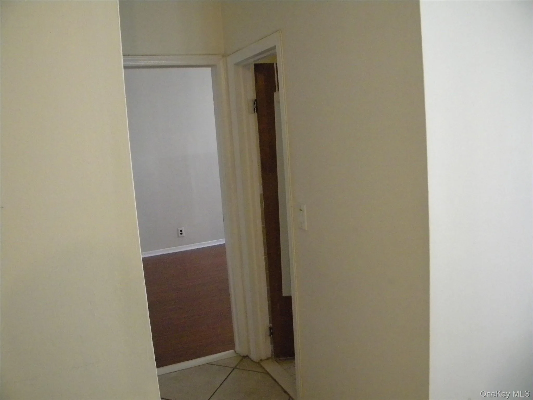 42-25 80th Street, New York, NY, 1 Bedroom Bedrooms, 2 Rooms Rooms,1 BathroomBathrooms,Residential,For Rent,80th,0,1057579 42-25 80th Street, New York, NY, 1 Bedroom Bedrooms, 2 Rooms Rooms,1 BathroomBathrooms,Residential,For Rent,80th,0,1057579