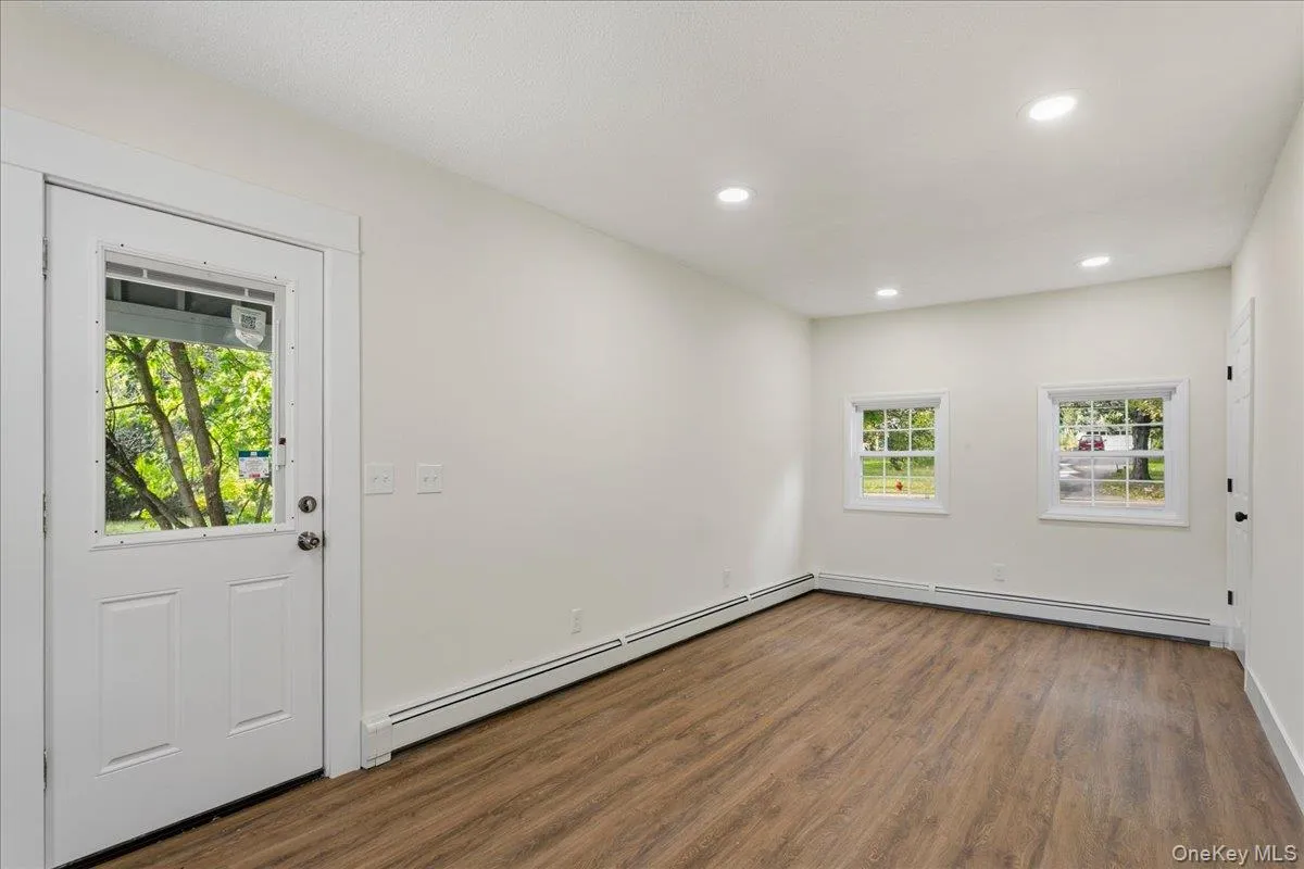 669 Vassar Road, Poughkeepsie, NY, 3 Bedrooms Bedrooms, 8 Rooms Rooms,2 BathroomsBathrooms,Residential,For Rent,Vassar,0,1057587 669 Vassar Road, Poughkeepsie, NY, 3 Bedrooms Bedrooms, 8 Rooms Rooms,2 BathroomsBathrooms,Residential,For Rent,Vassar,0,1057587