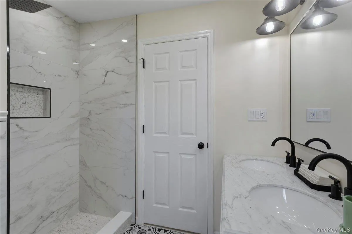 669 Vassar Road, Poughkeepsie, NY, 3 Bedrooms Bedrooms, 8 Rooms Rooms,2 BathroomsBathrooms,Residential,For Rent,Vassar,0,1057587 669 Vassar Road, Poughkeepsie, NY, 3 Bedrooms Bedrooms, 8 Rooms Rooms,2 BathroomsBathrooms,Residential,For Rent,Vassar,0,1057587