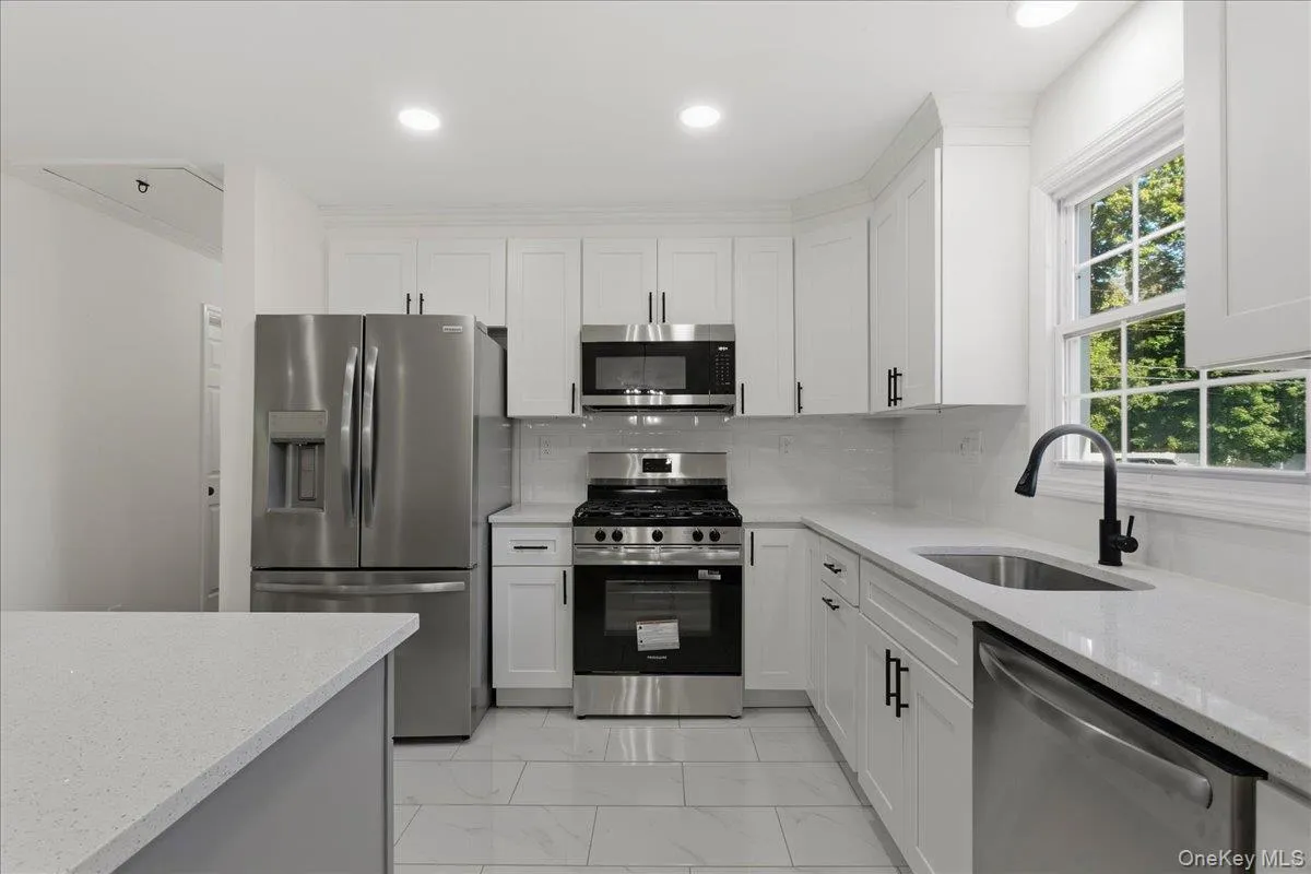 669 Vassar Road, Poughkeepsie, NY, 3 Bedrooms Bedrooms, 8 Rooms Rooms,2 BathroomsBathrooms,Residential,For Rent,Vassar,0,1057587 669 Vassar Road, Poughkeepsie, NY, 3 Bedrooms Bedrooms, 8 Rooms Rooms,2 BathroomsBathrooms,Residential,For Rent,Vassar,0,1057587