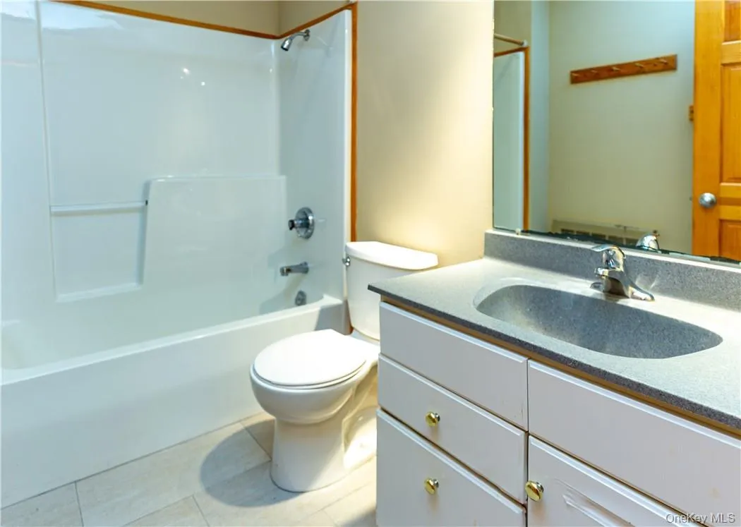 Another full bathroom for the 2nd and the 3rd bedrooms to share. Another full bathroom for the 2nd and the 3rd bedrooms to share.