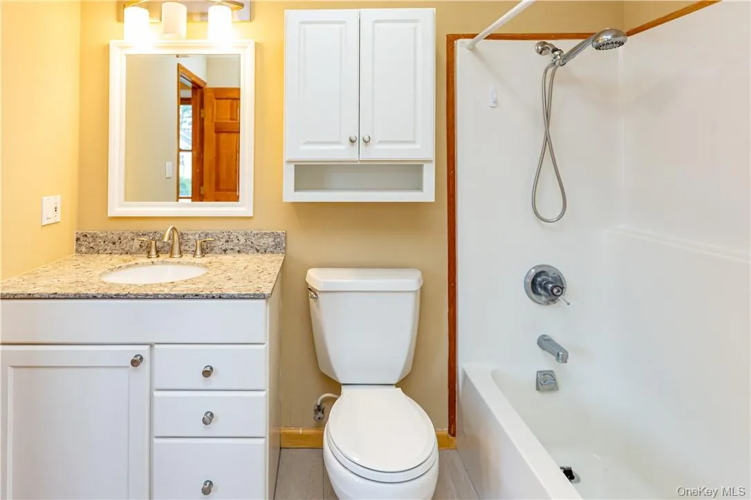 Super white primary bath. Super white primary bath.