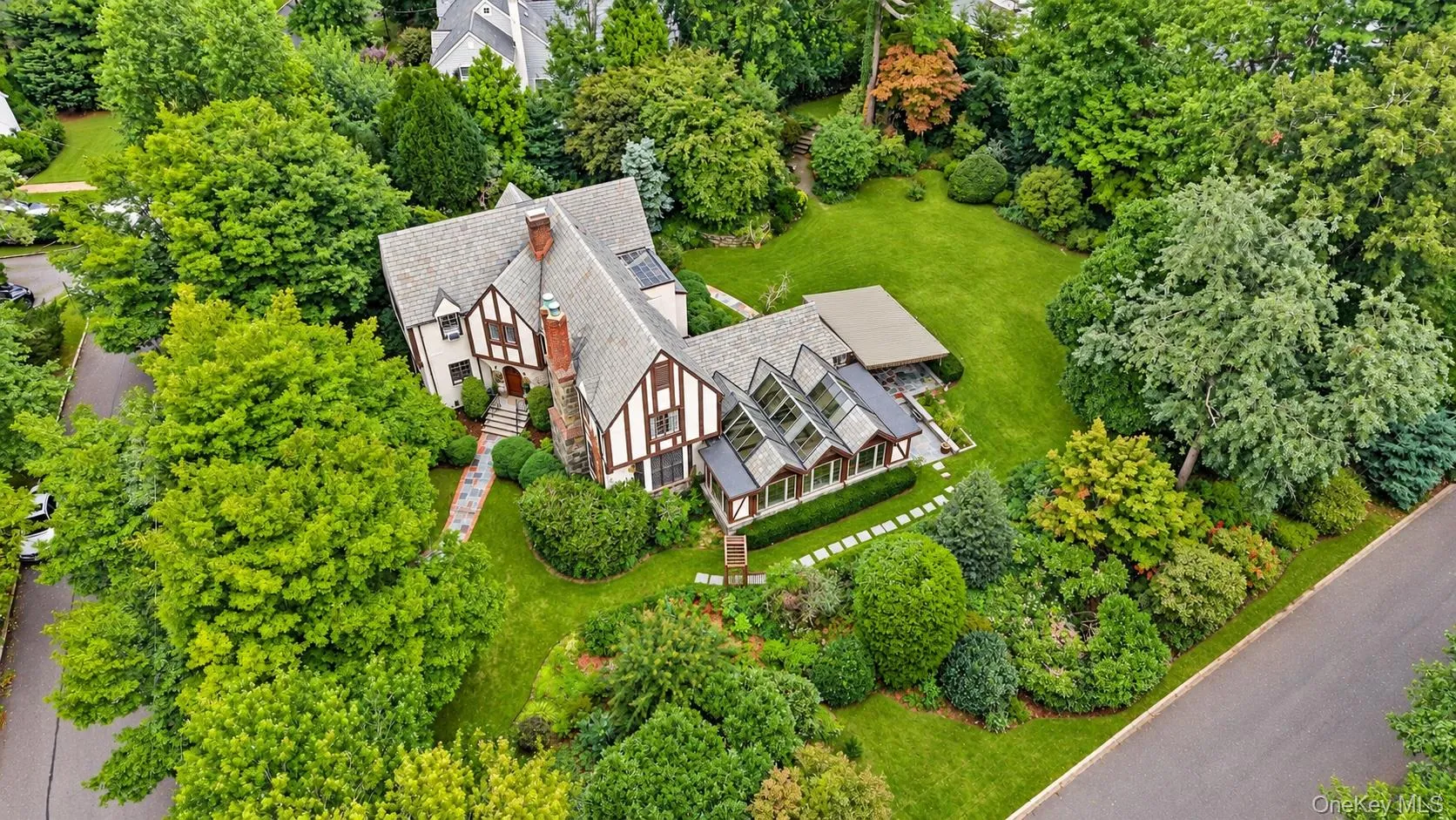 50a Circle Drive, North Hempstead, NY, 5 Bedrooms Bedrooms, 15 Rooms Rooms,3 BathroomsBathrooms,Residential,For Rent,Circle Drive,0,1057604 50a Circle Drive, North Hempstead, NY, 5 Bedrooms Bedrooms, 15 Rooms Rooms,3 BathroomsBathrooms,Residential,For Rent,Circle Drive,0,1057604