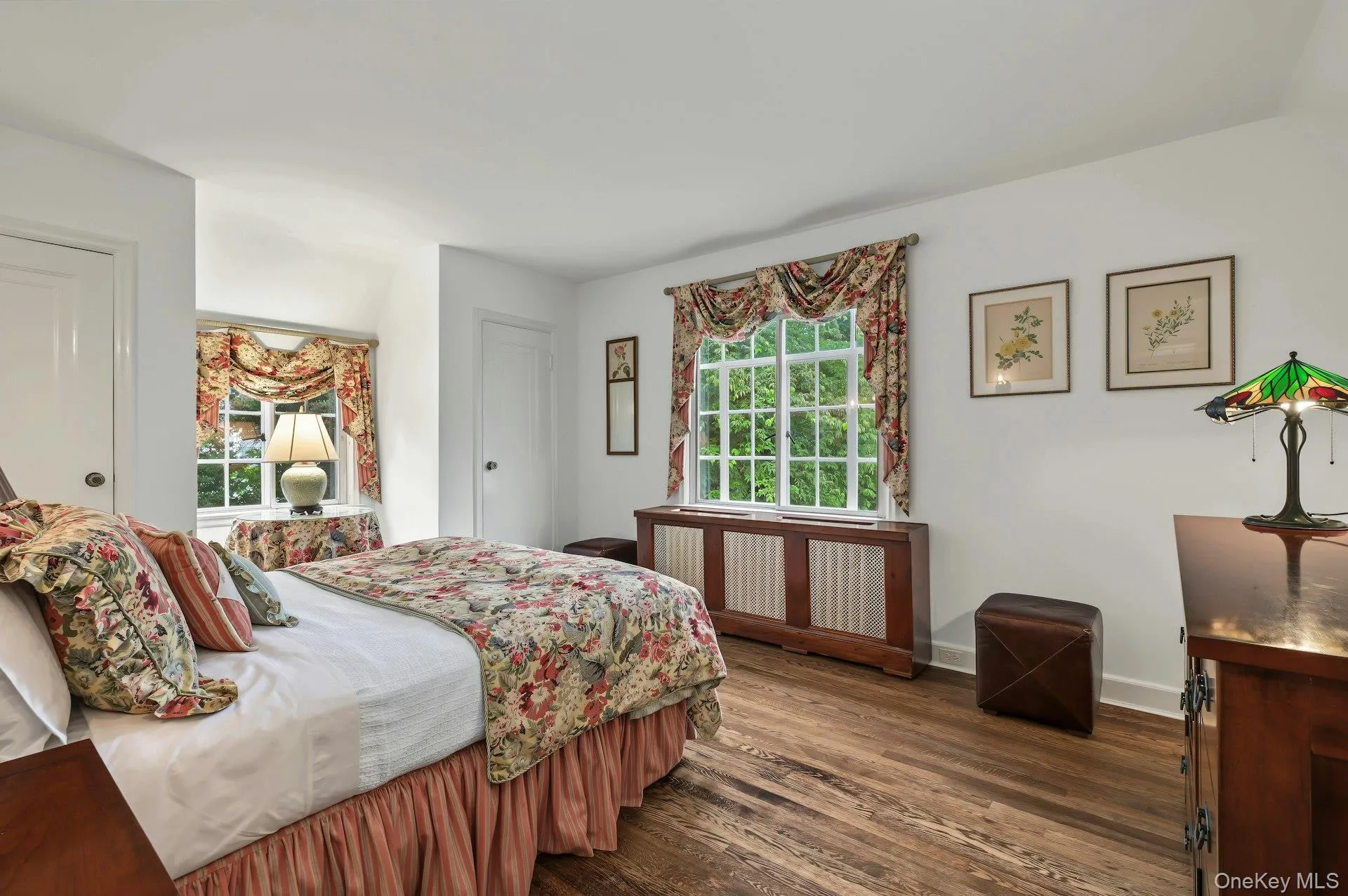 50a Circle Drive, North Hempstead, NY, 5 Bedrooms Bedrooms, 15 Rooms Rooms,3 BathroomsBathrooms,Residential,For Rent,Circle Drive,0,1057604 50a Circle Drive, North Hempstead, NY, 5 Bedrooms Bedrooms, 15 Rooms Rooms,3 BathroomsBathrooms,Residential,For Rent,Circle Drive,0,1057604