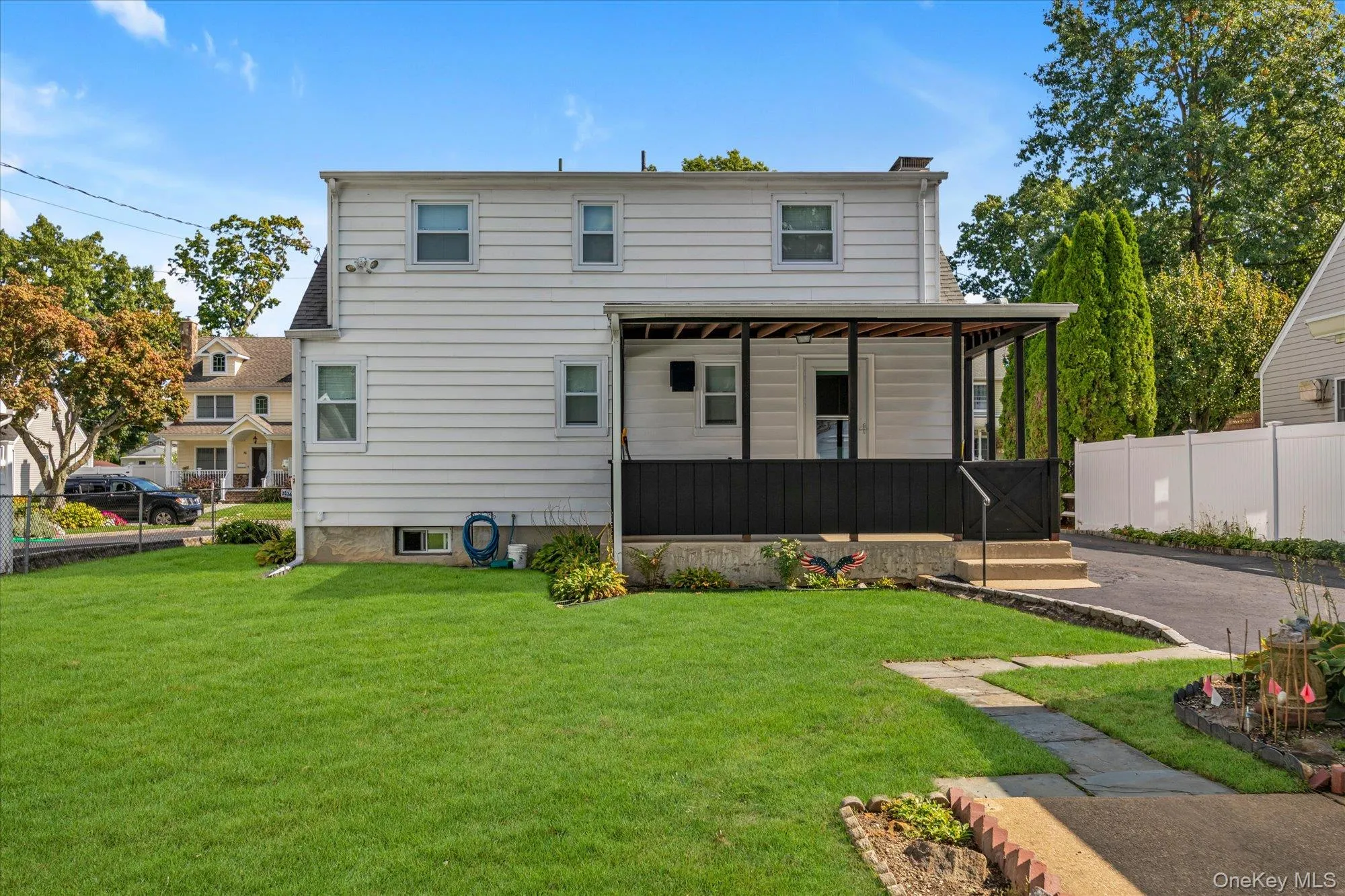 13 Inwood Road, Glen Cove, NY, 5 Bedrooms Bedrooms, 7 Rooms Rooms,2 BathroomsBathrooms,Residential,For Rent,Inwood,0,1057610 13 Inwood Road, Glen Cove, NY, 5 Bedrooms Bedrooms, 7 Rooms Rooms,2 BathroomsBathrooms,Residential,For Rent,Inwood,0,1057610