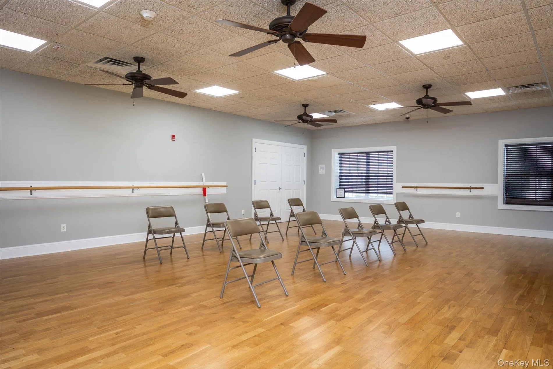 180 Spring Drive, Hempstead, NY, 2 Bedrooms Bedrooms, 5 Rooms Rooms,2 BathroomsBathrooms,Residential,For Rent,Spring,0,1057611 180 Spring Drive, Hempstead, NY, 2 Bedrooms Bedrooms, 5 Rooms Rooms,2 BathroomsBathrooms,Residential,For Rent,Spring,0,1057611