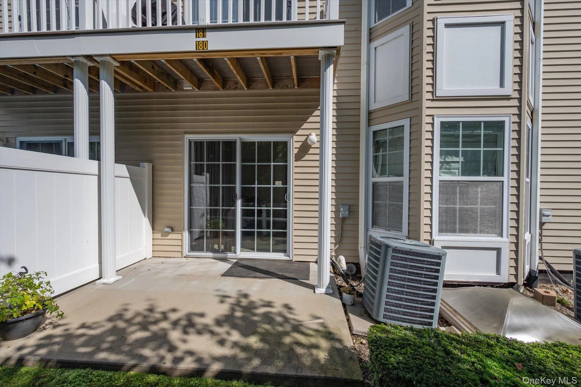 180 Spring Drive, Hempstead, NY, 2 Bedrooms Bedrooms, 5 Rooms Rooms,2 BathroomsBathrooms,Residential,For Rent,Spring,0,1057611 180 Spring Drive, Hempstead, NY, 2 Bedrooms Bedrooms, 5 Rooms Rooms,2 BathroomsBathrooms,Residential,For Rent,Spring,0,1057611