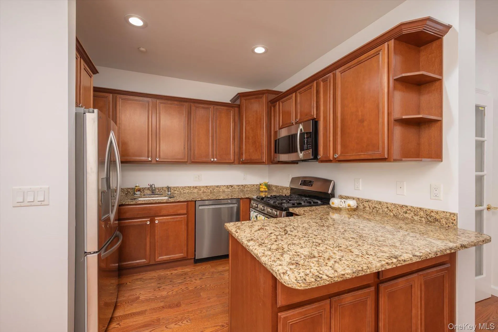 180 Spring Drive, Hempstead, NY, 2 Bedrooms Bedrooms, 5 Rooms Rooms,2 BathroomsBathrooms,Residential,For Rent,Spring,0,1057611 180 Spring Drive, Hempstead, NY, 2 Bedrooms Bedrooms, 5 Rooms Rooms,2 BathroomsBathrooms,Residential,For Rent,Spring,0,1057611