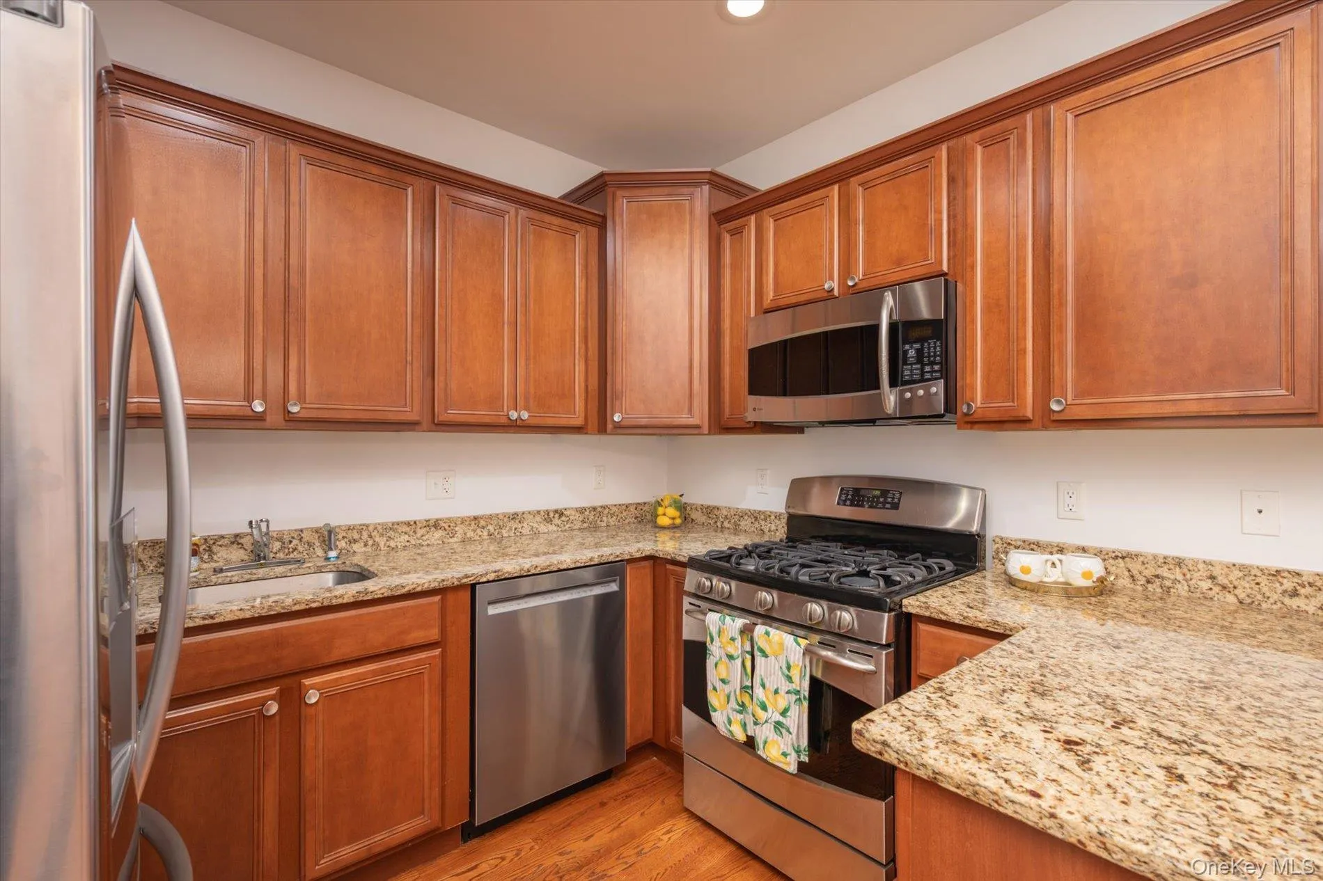 180 Spring Drive, Hempstead, NY, 2 Bedrooms Bedrooms, 5 Rooms Rooms,2 BathroomsBathrooms,Residential,For Rent,Spring,0,1057611 180 Spring Drive, Hempstead, NY, 2 Bedrooms Bedrooms, 5 Rooms Rooms,2 BathroomsBathrooms,Residential,For Rent,Spring,0,1057611