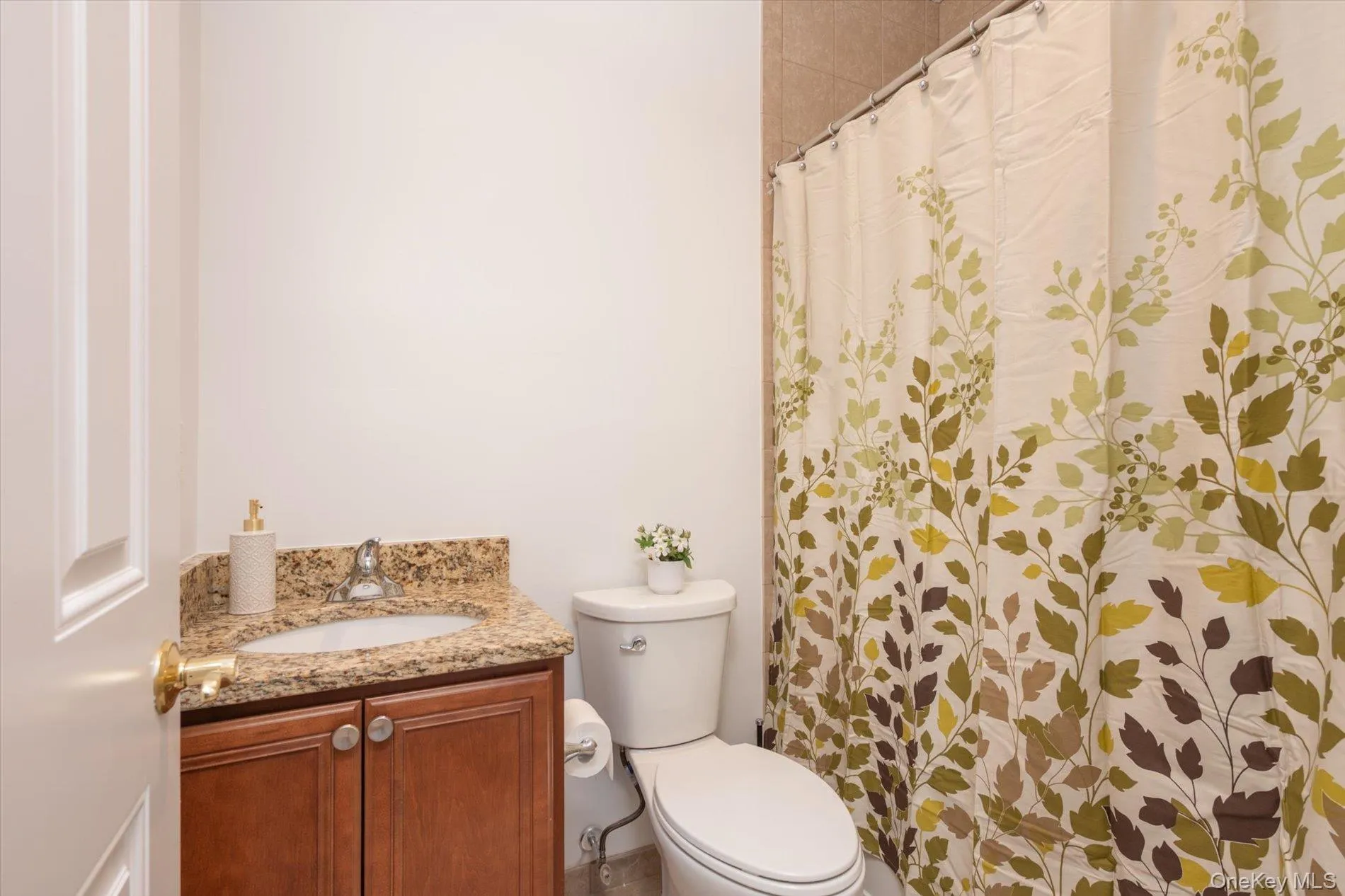 180 Spring Drive, Hempstead, NY, 2 Bedrooms Bedrooms, 5 Rooms Rooms,2 BathroomsBathrooms,Residential,For Rent,Spring,0,1057611 180 Spring Drive, Hempstead, NY, 2 Bedrooms Bedrooms, 5 Rooms Rooms,2 BathroomsBathrooms,Residential,For Rent,Spring,0,1057611