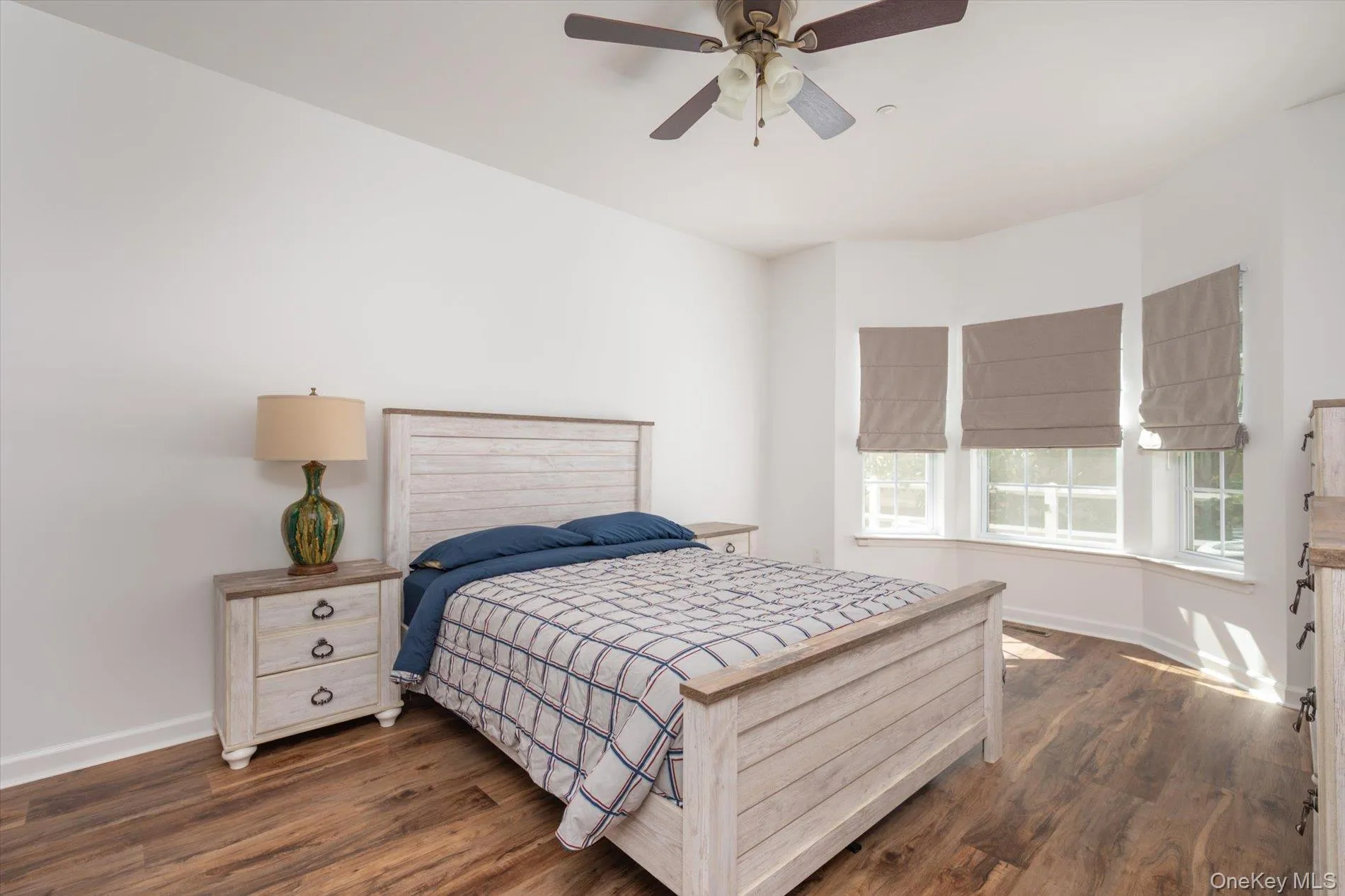 180 Spring Drive, Hempstead, NY, 2 Bedrooms Bedrooms, 5 Rooms Rooms,2 BathroomsBathrooms,Residential,For Rent,Spring,0,1057611 180 Spring Drive, Hempstead, NY, 2 Bedrooms Bedrooms, 5 Rooms Rooms,2 BathroomsBathrooms,Residential,For Rent,Spring,0,1057611